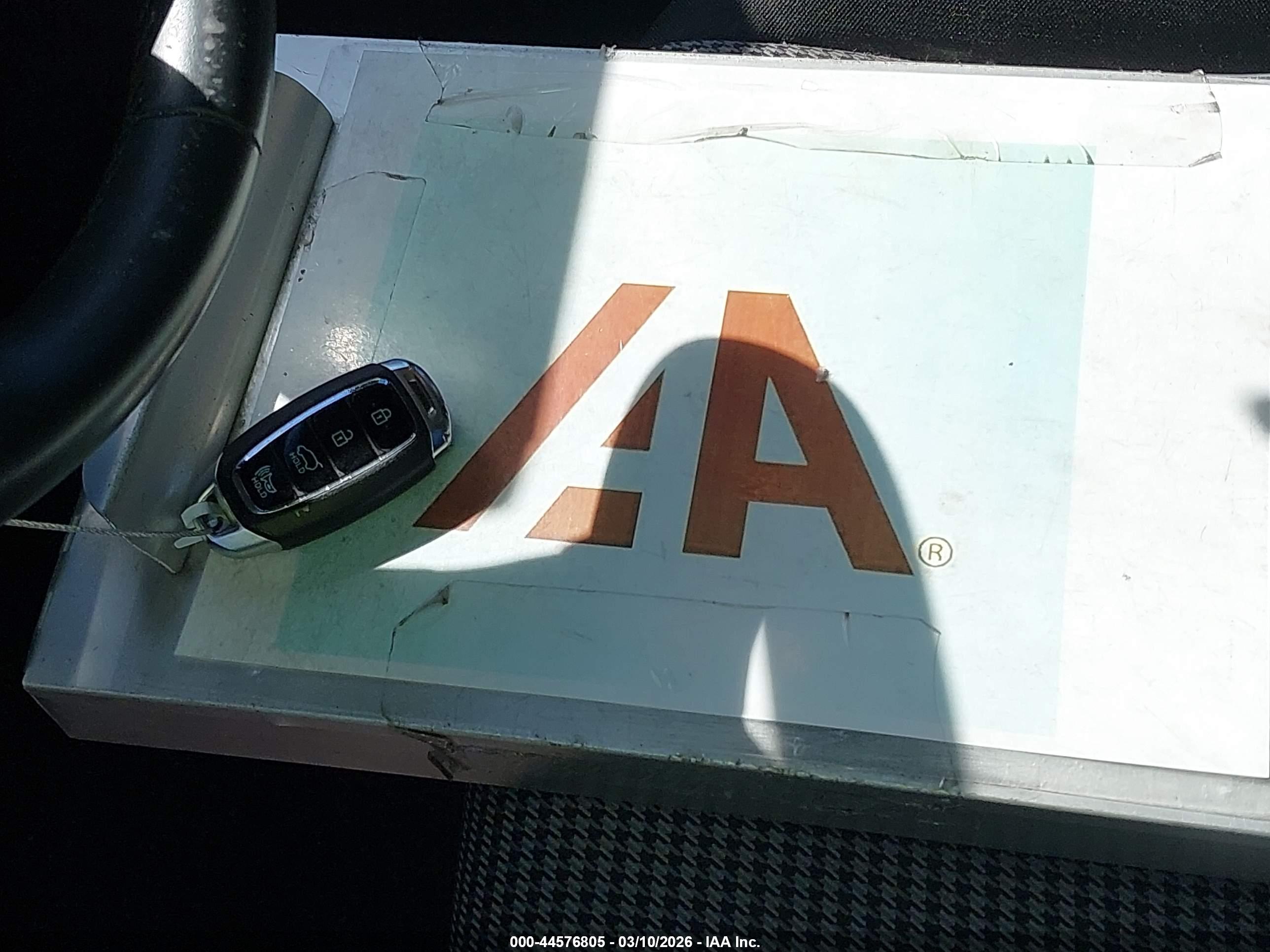 HYUNDAI KONA image 11