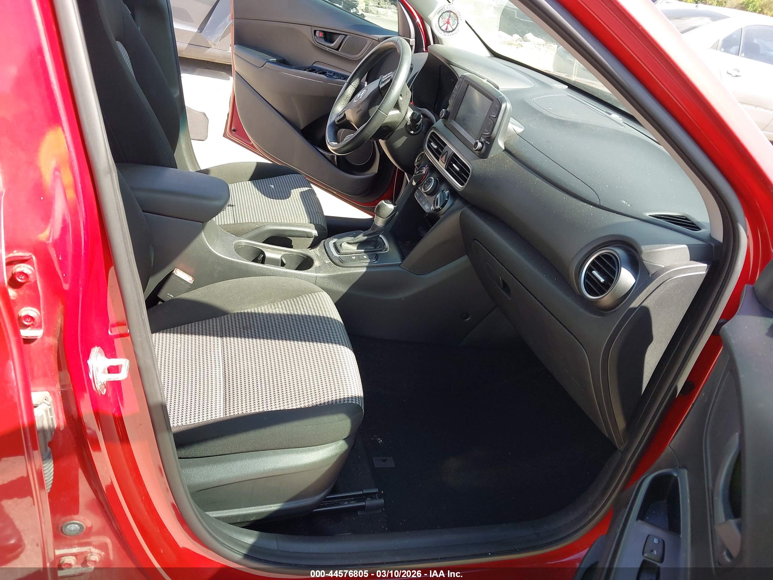 HYUNDAI KONA image 5