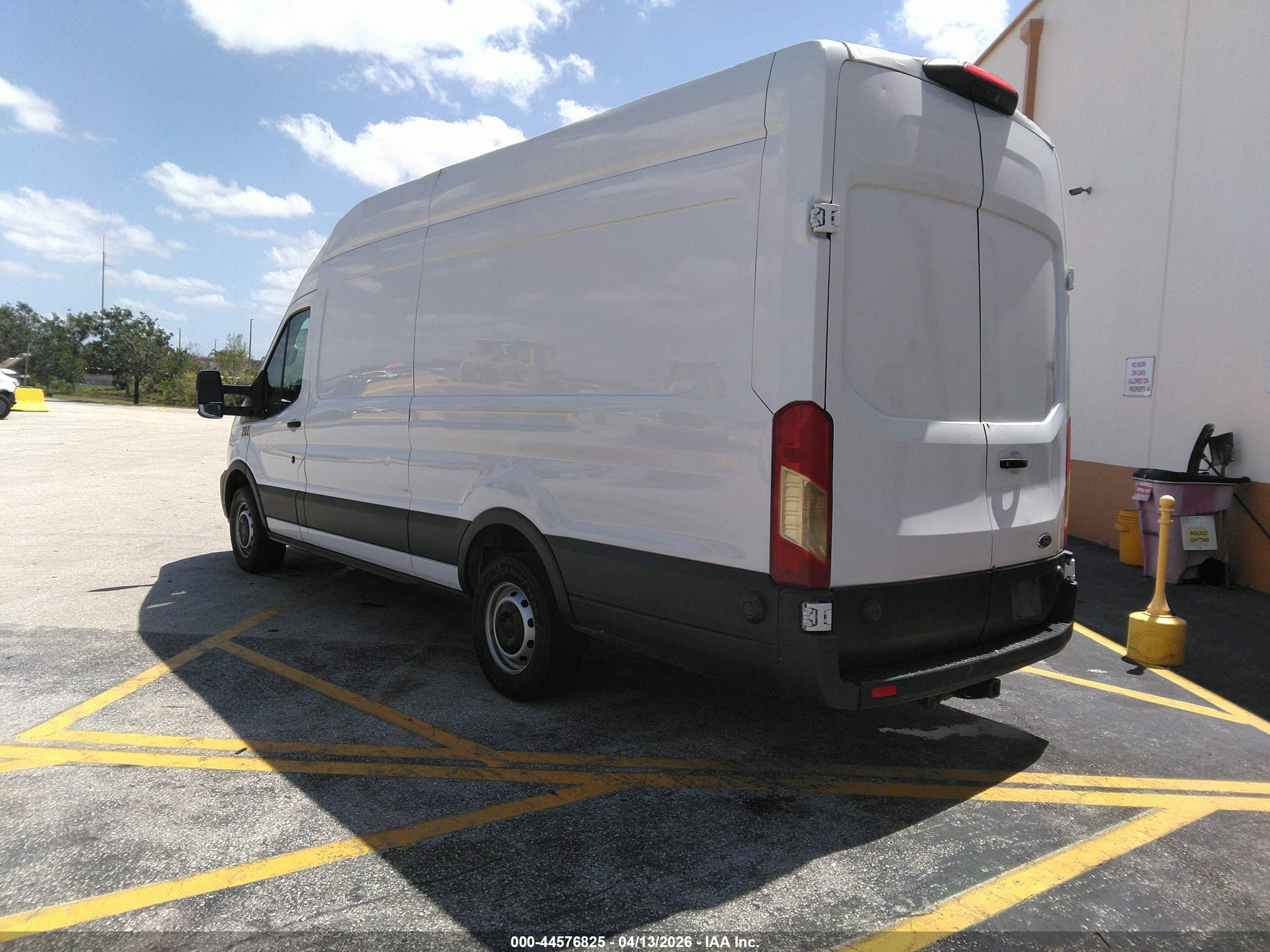 FORD TRANSIT-350 image 3