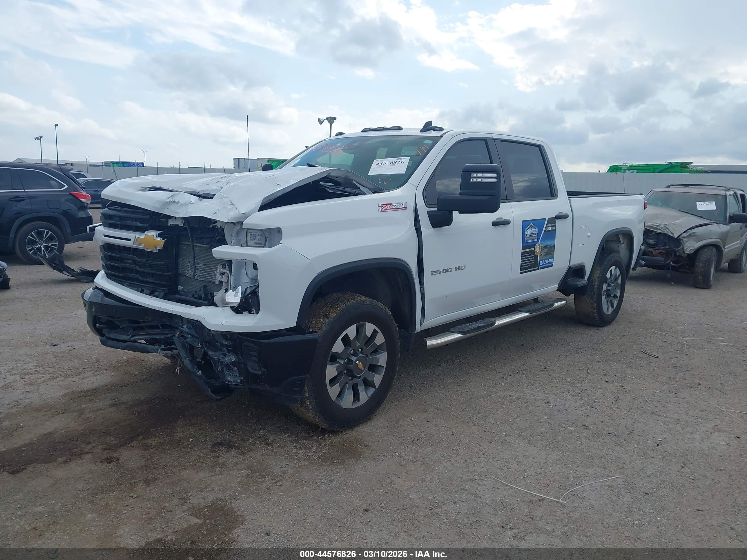 CHEVROLET SILVERADO image 2