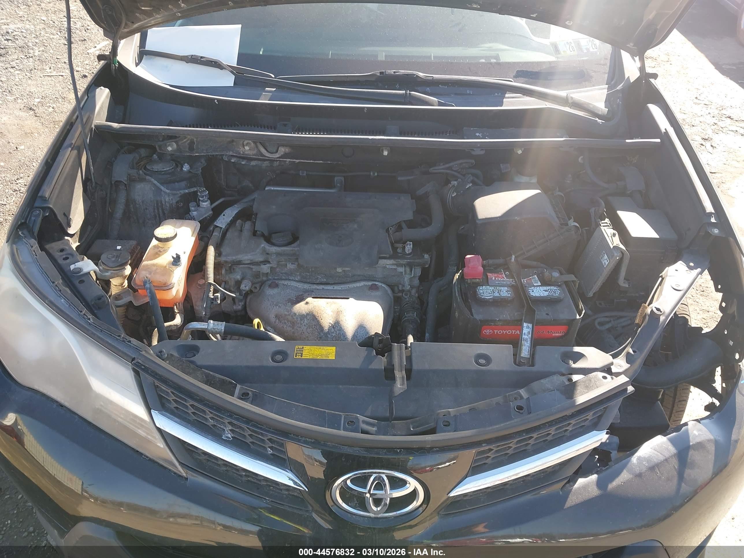TOYOTA RAV4 image 10