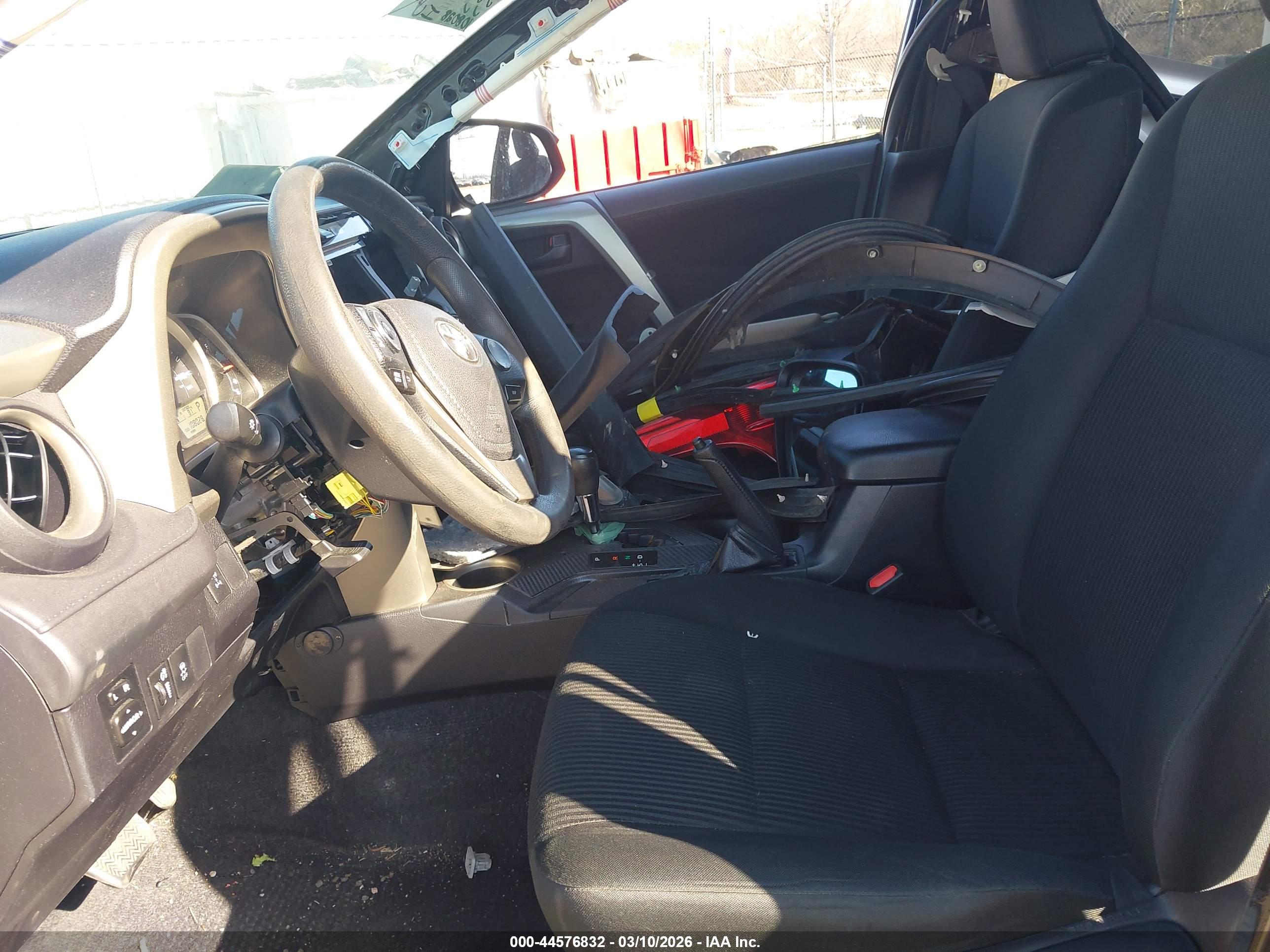 TOYOTA RAV4 image 5