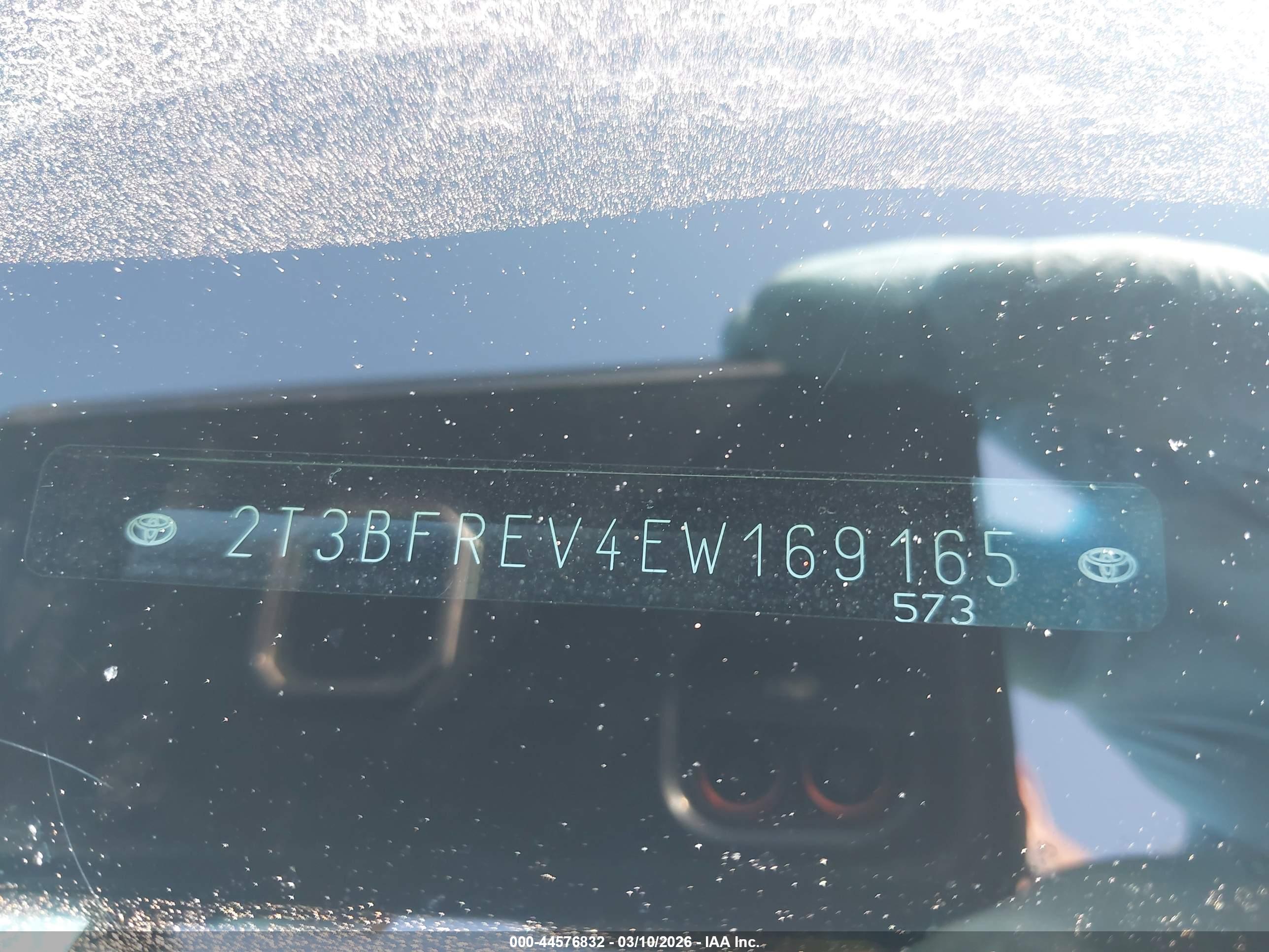 TOYOTA RAV4 image 9