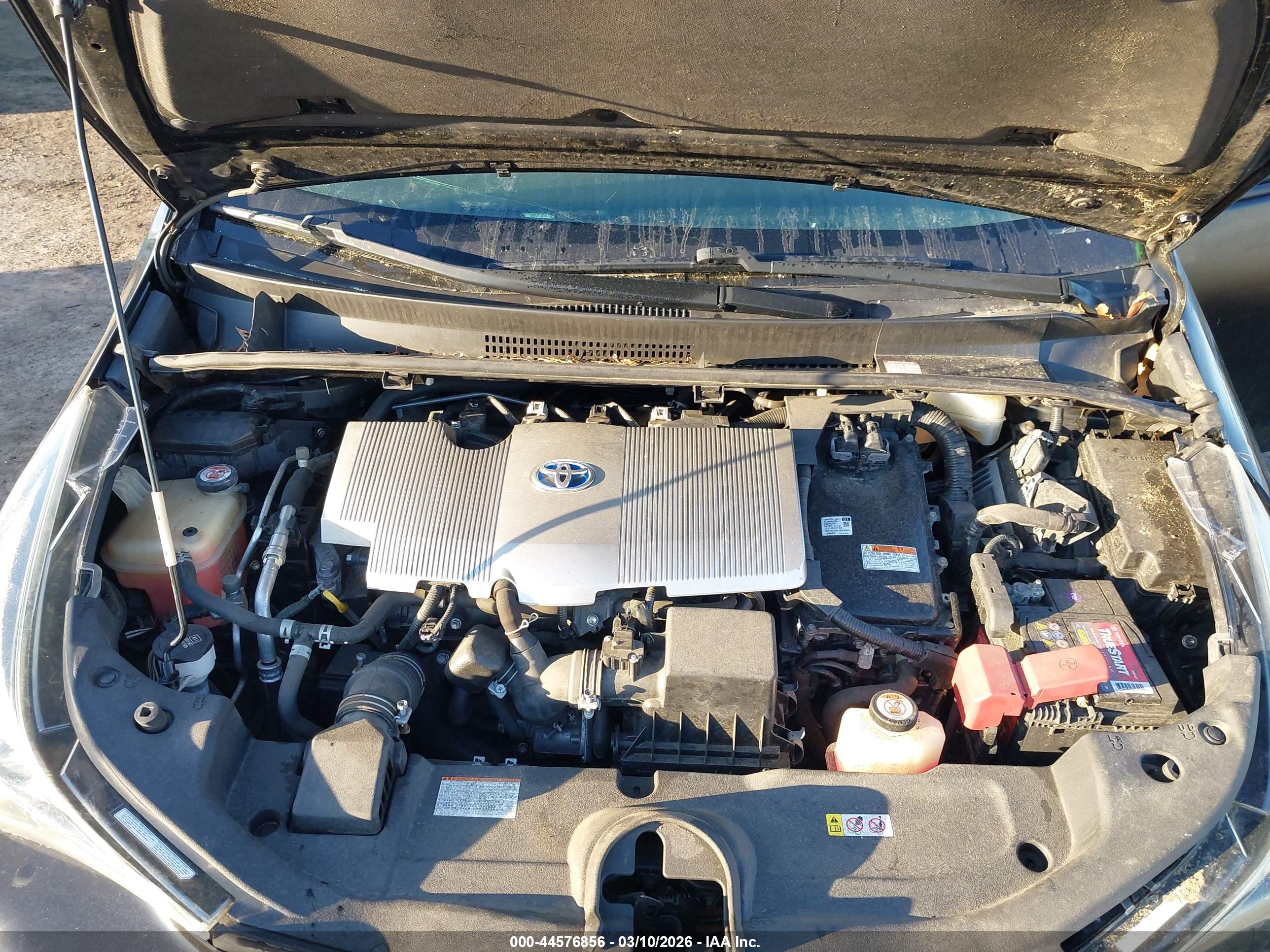 TOYOTA PRIUS image 10