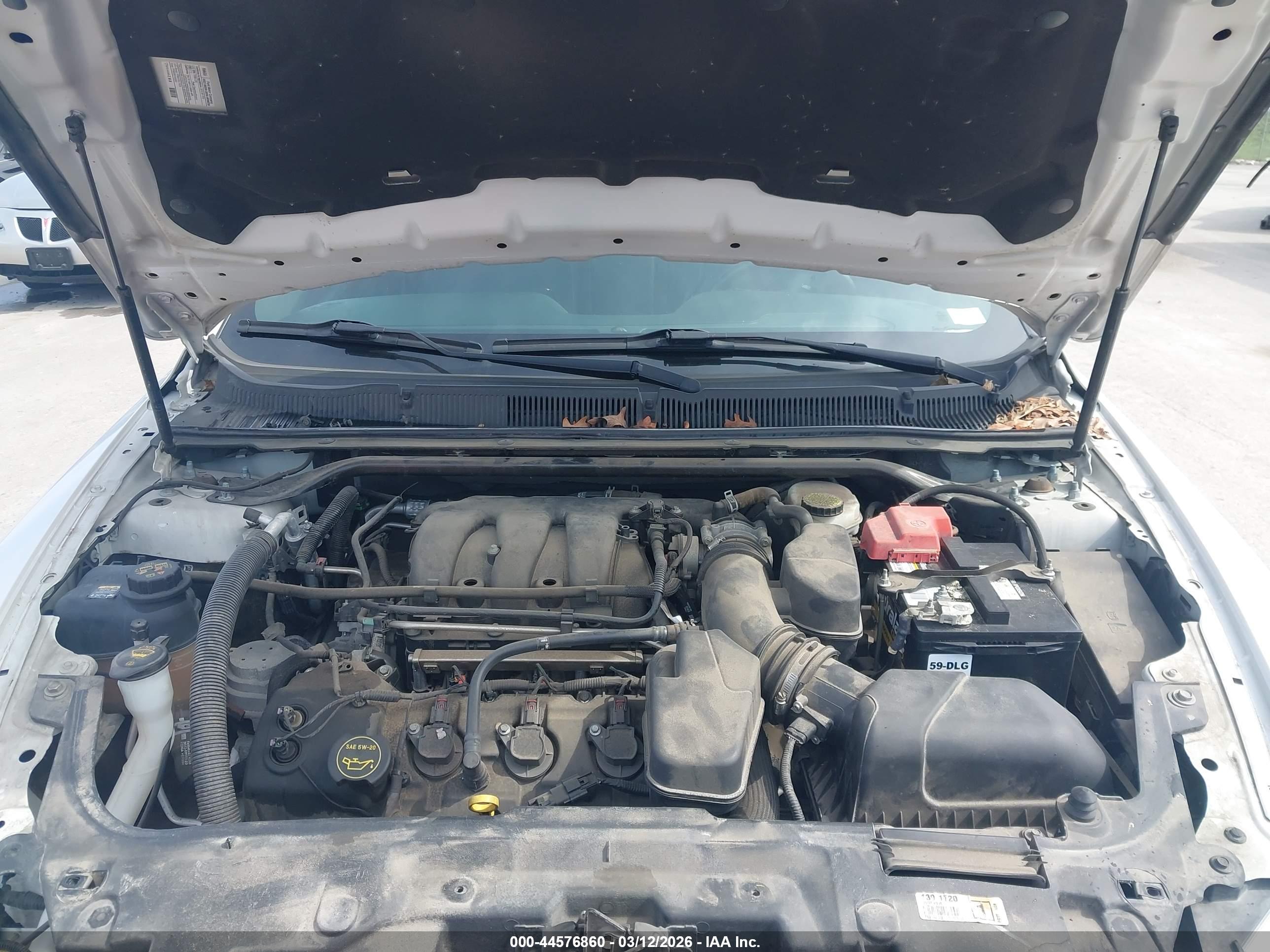 FORD TAURUS image 10