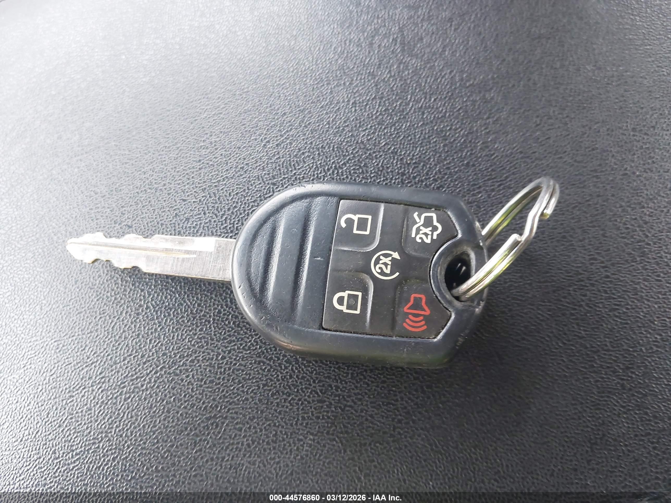 FORD TAURUS image 11
