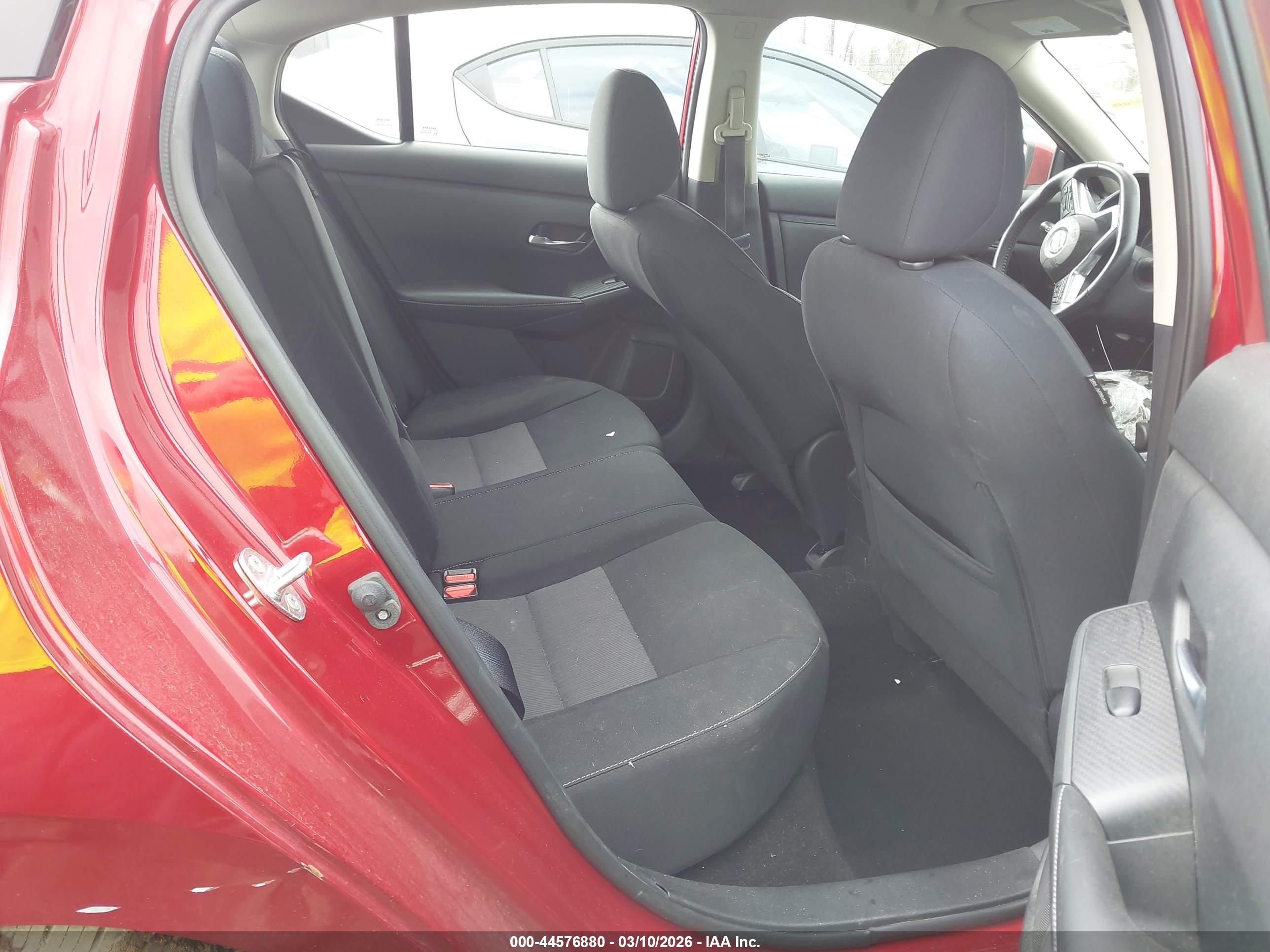 NISSAN SENTRA image 8
