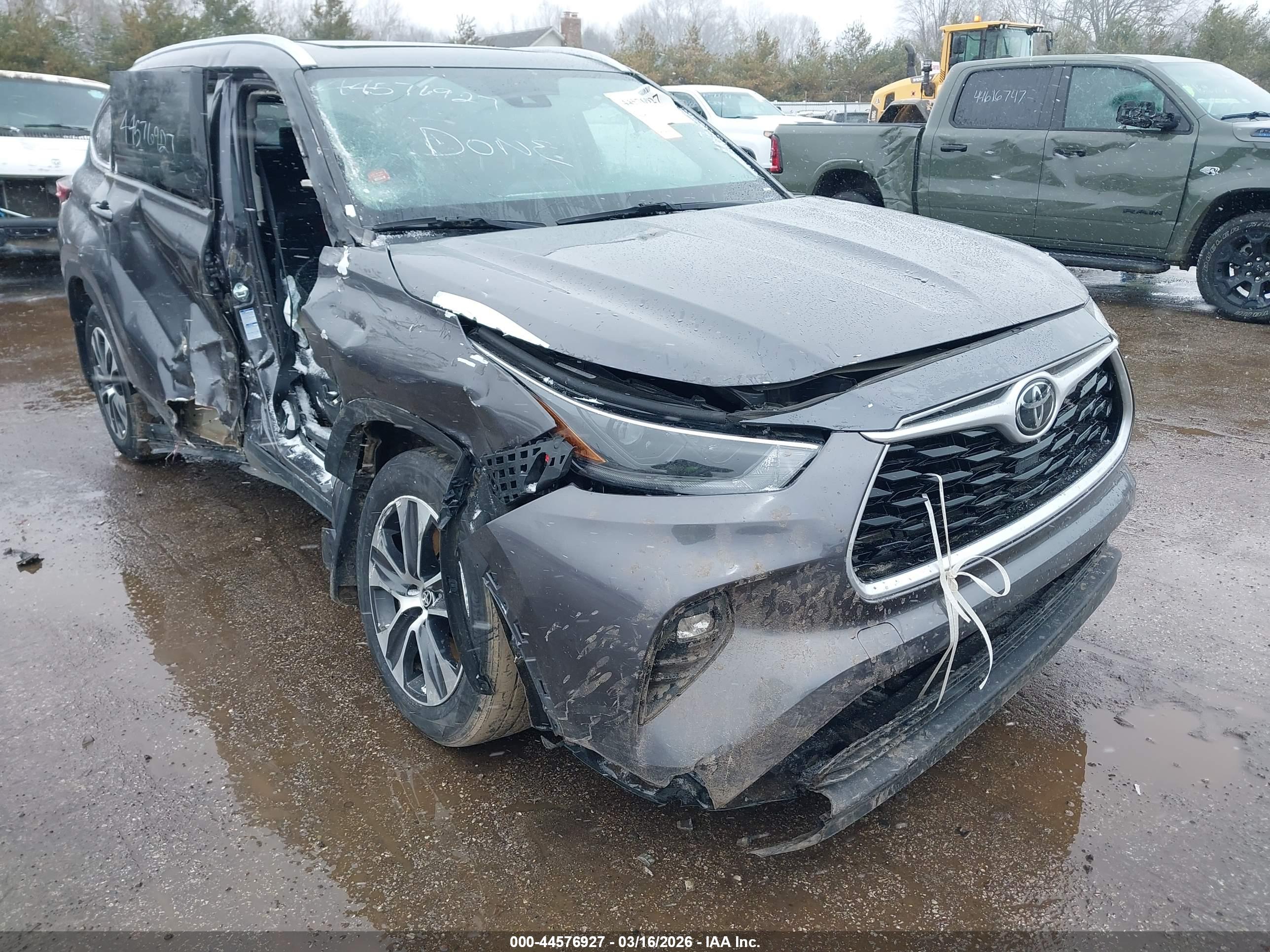 TOYOTA HIGHLANDER image 6