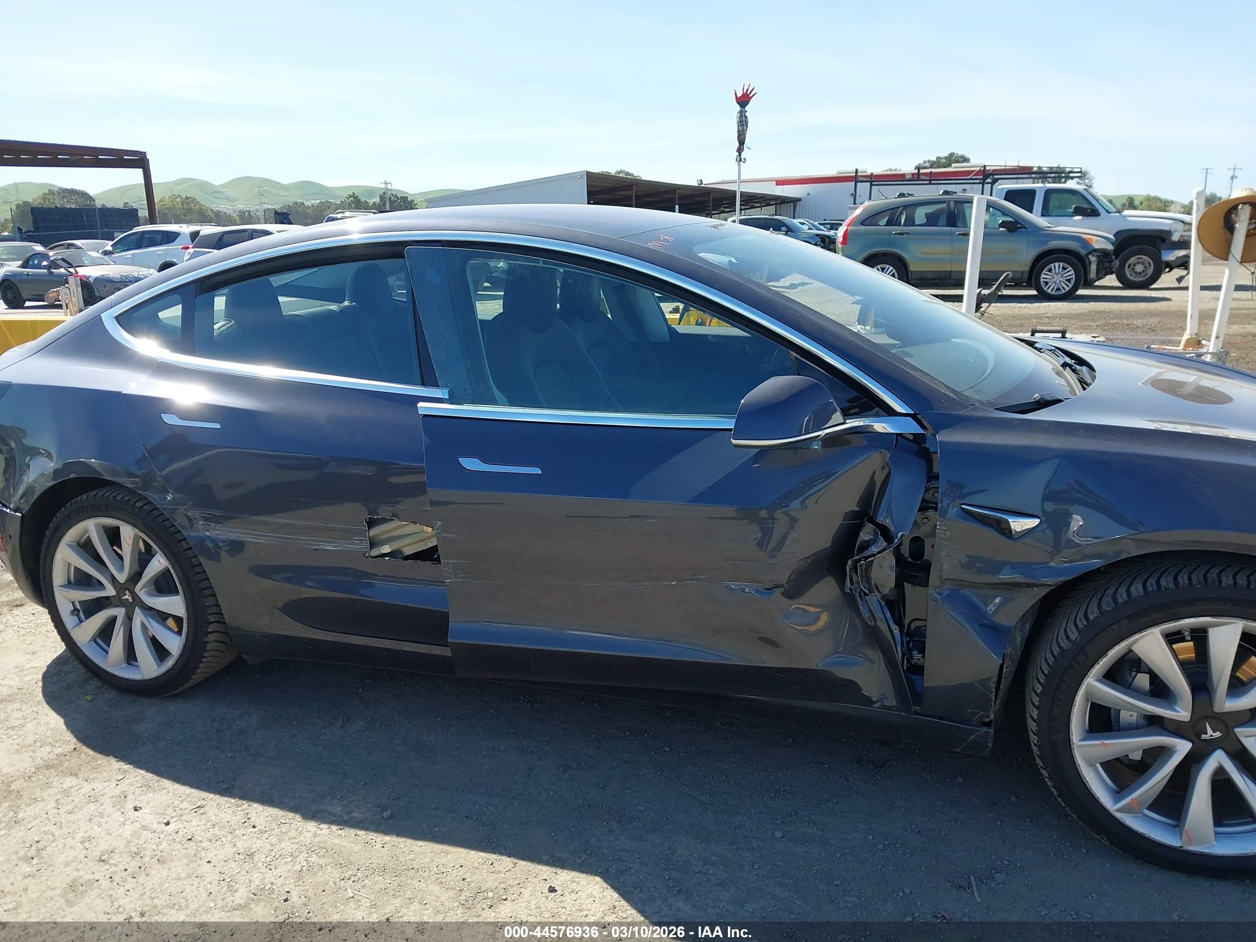 TESLA MODEL image 6