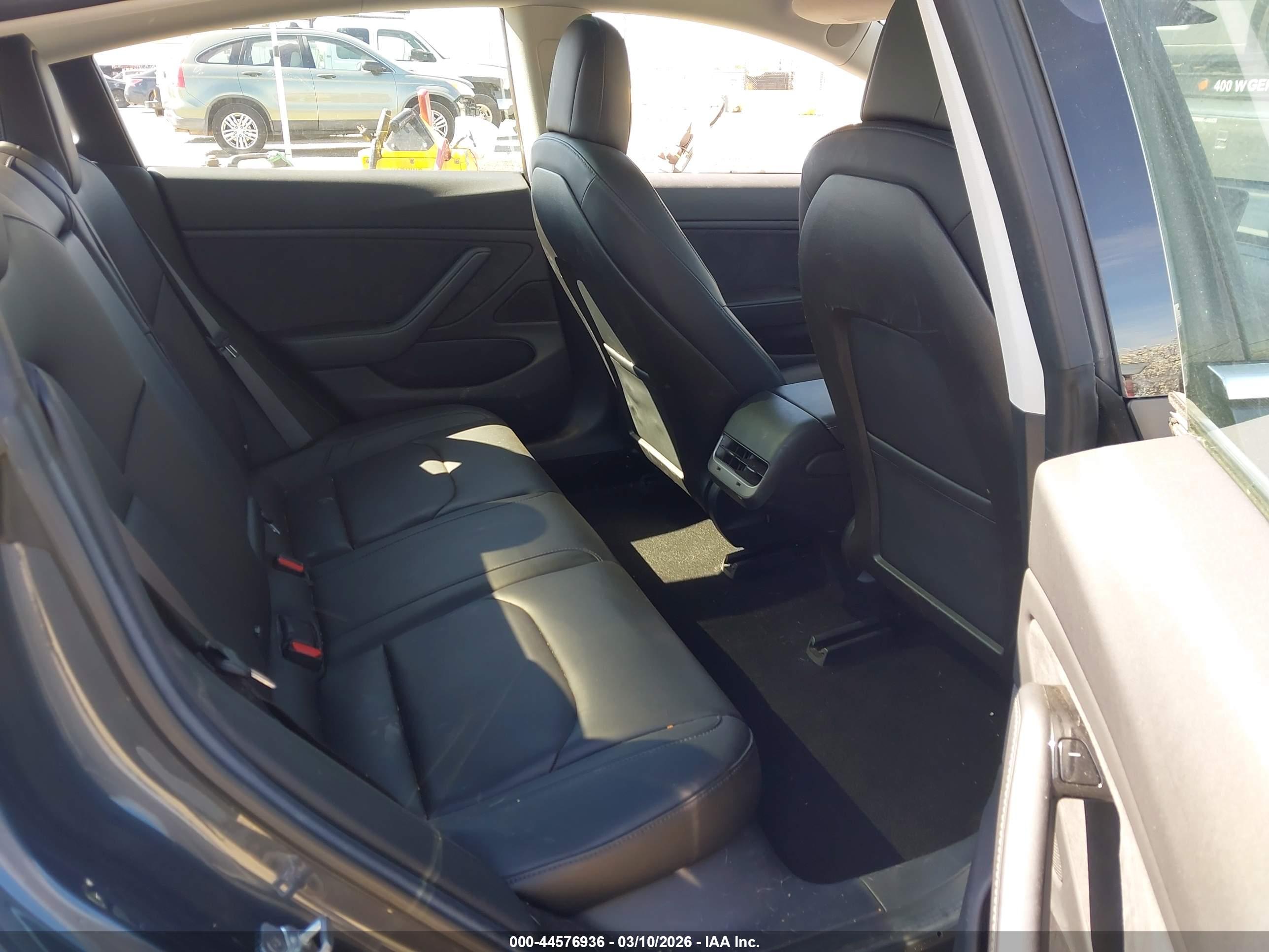 TESLA MODEL image 8