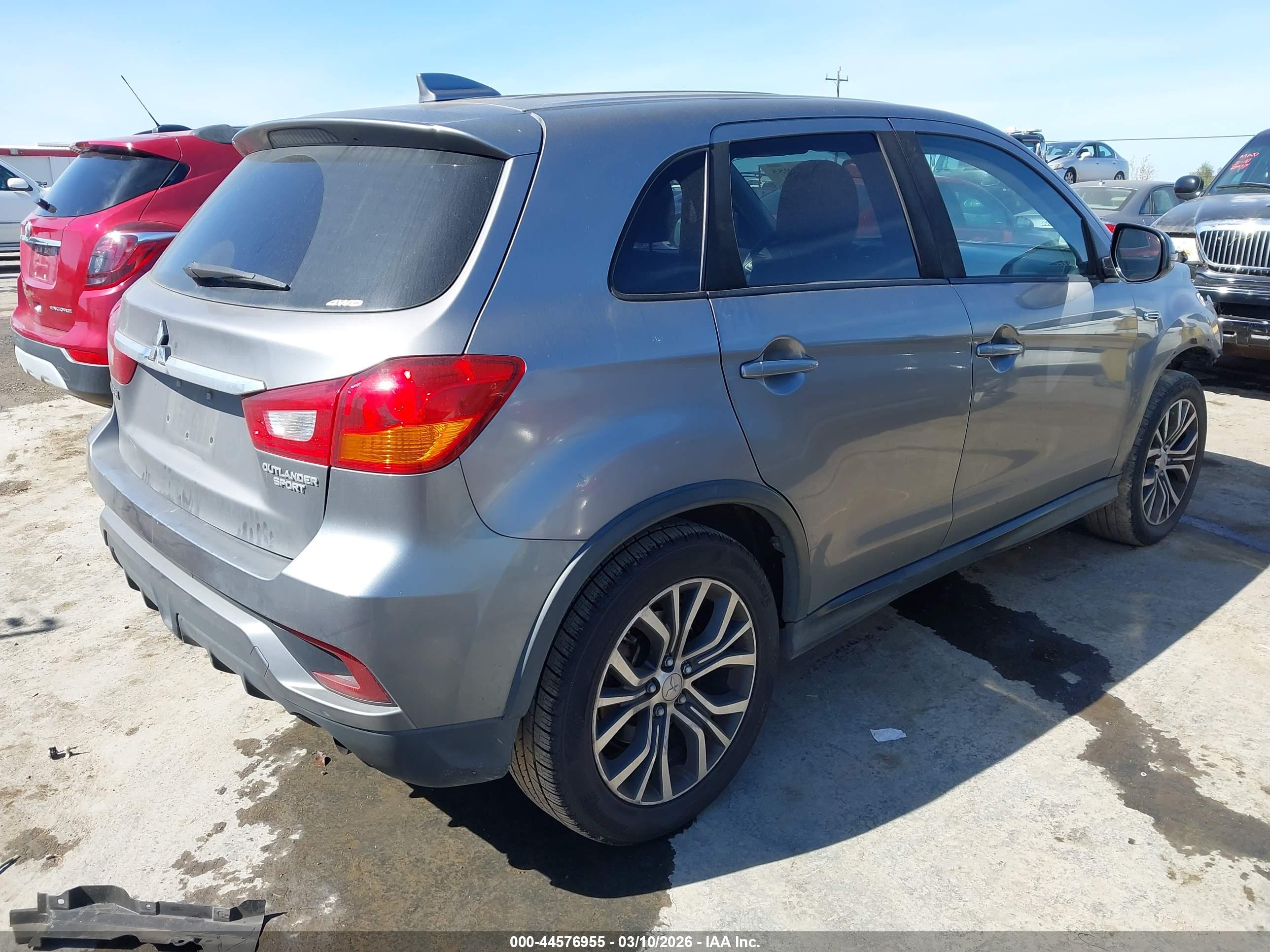 MITSUBISHI OUTLANDER image 4