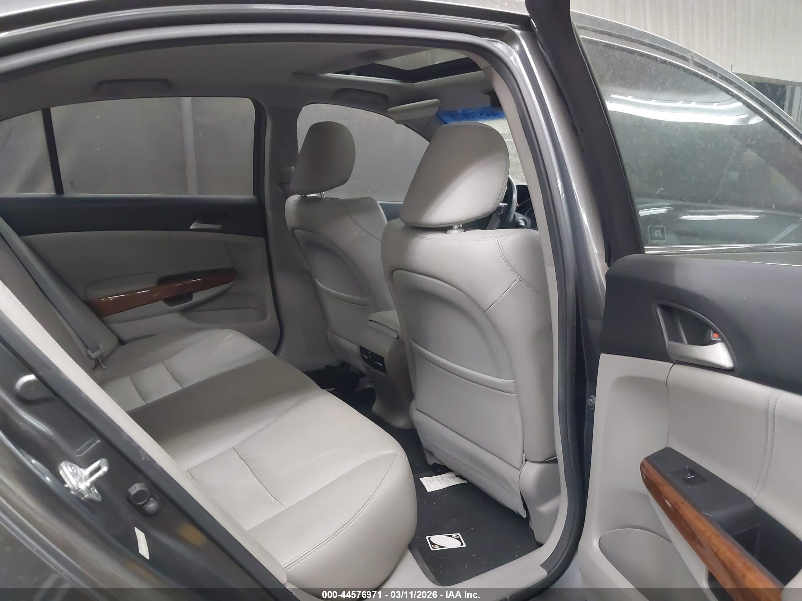 HONDA ACCORD image 8