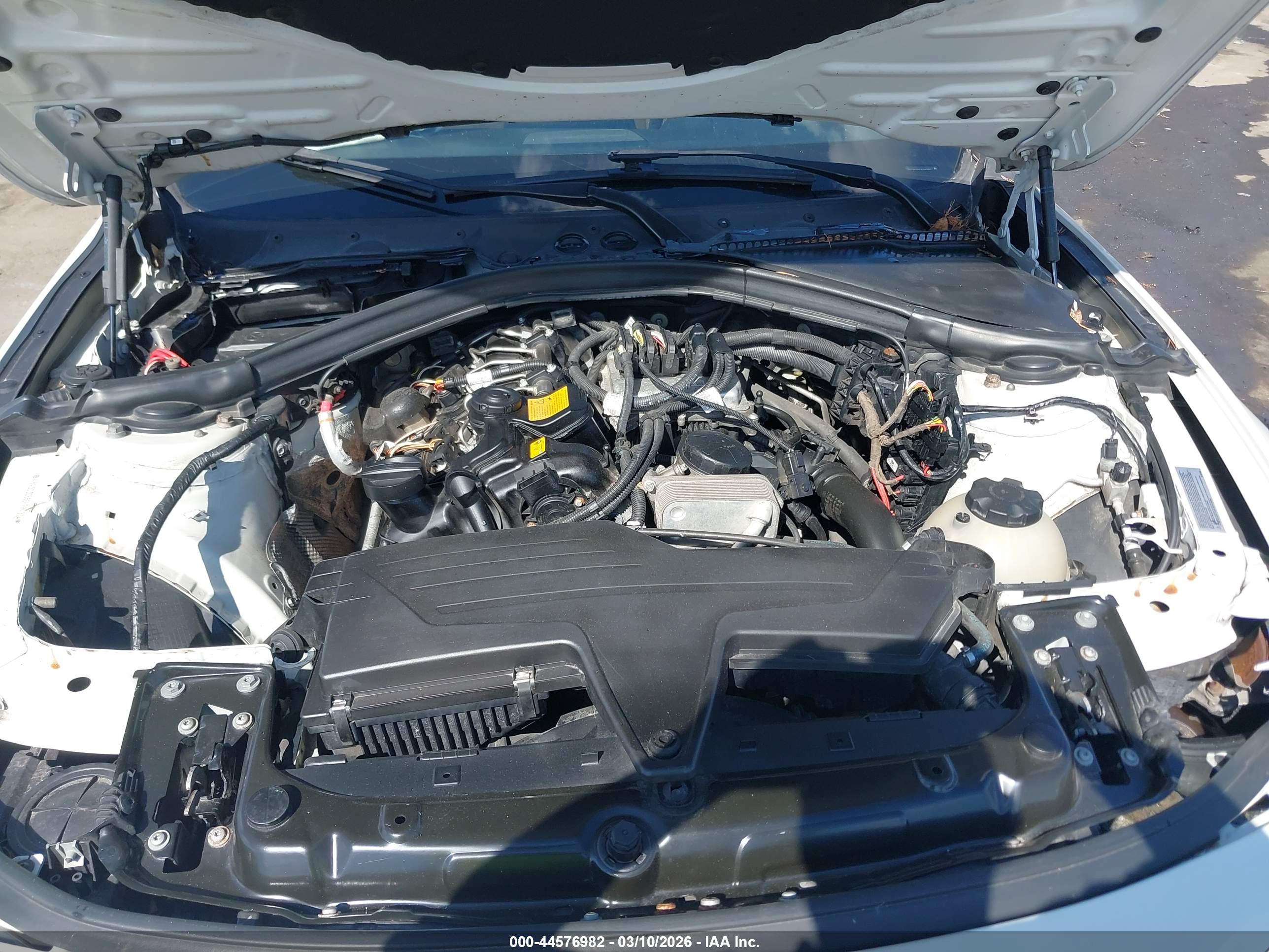 BMW 320I image 10