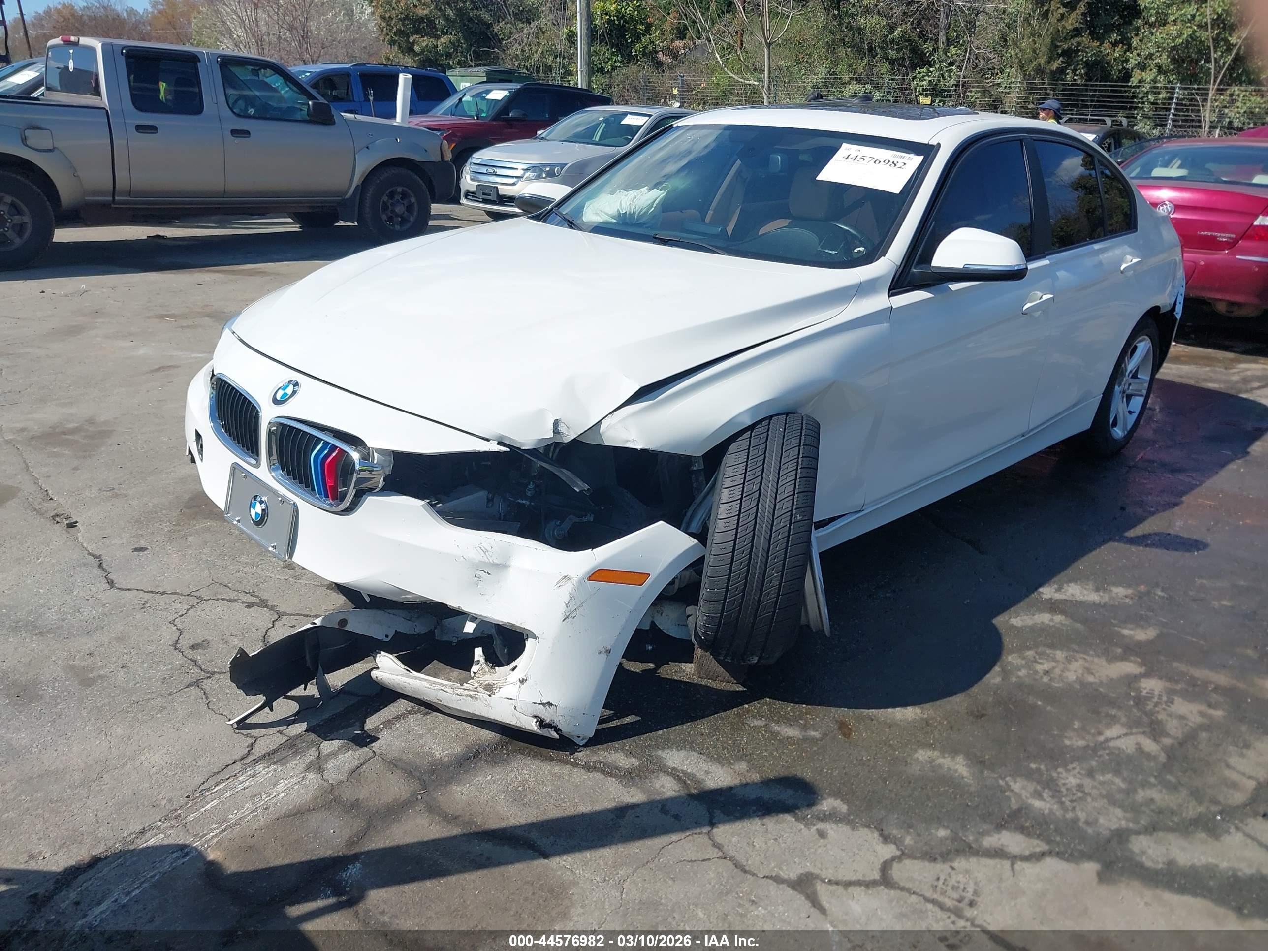 BMW 320I image 2