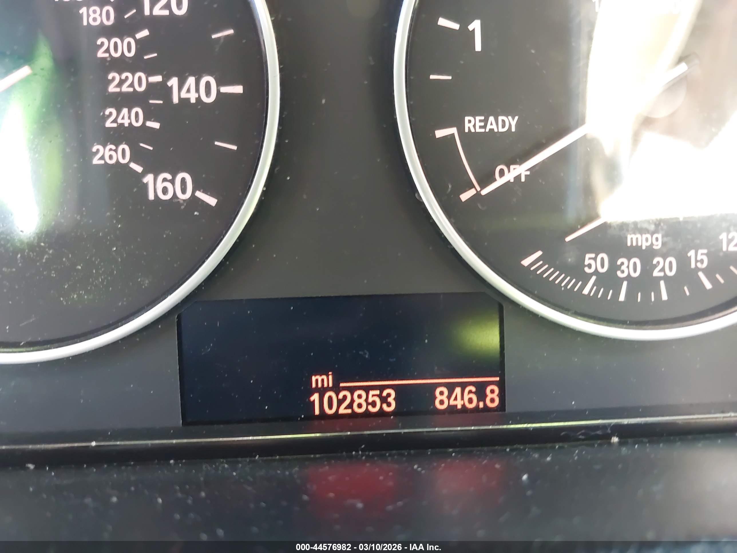 BMW 320I image 7