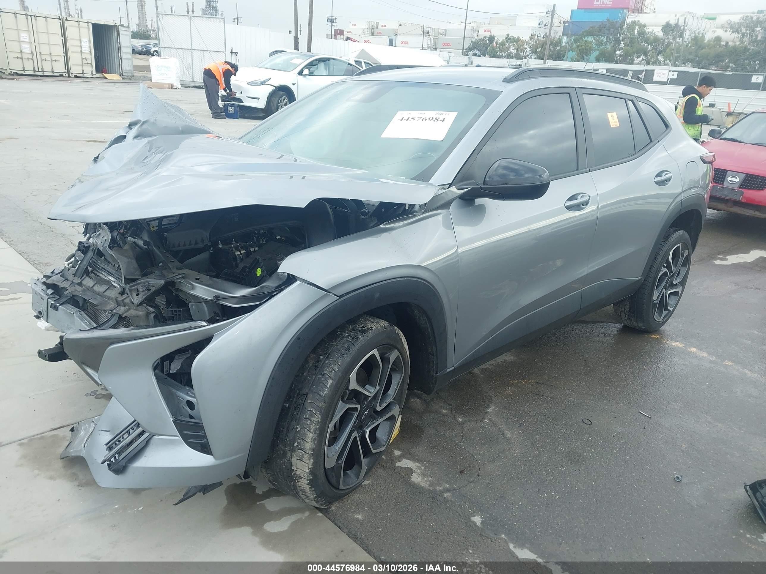 CHEVROLET TRAX image 2
