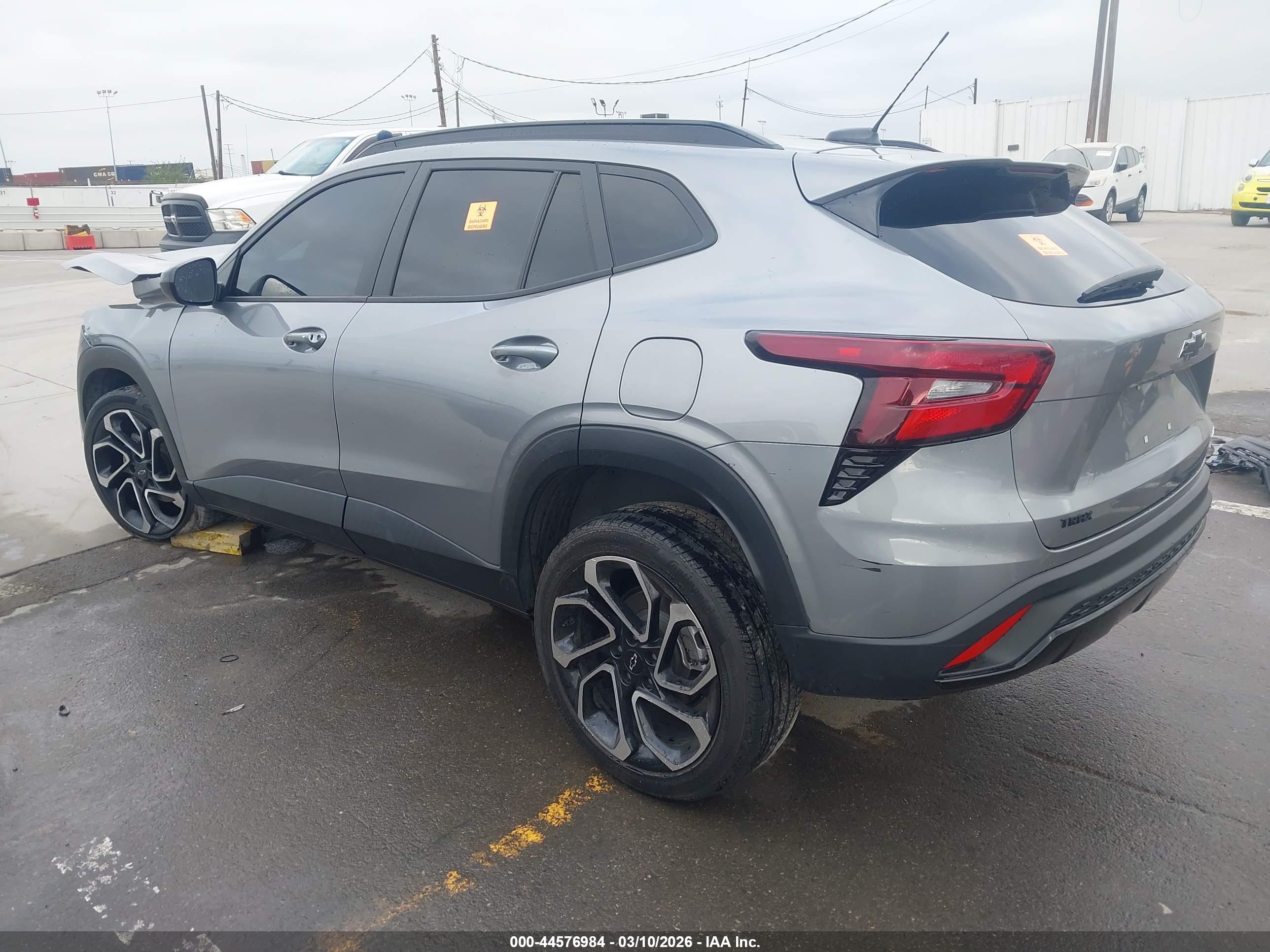 CHEVROLET TRAX image 3