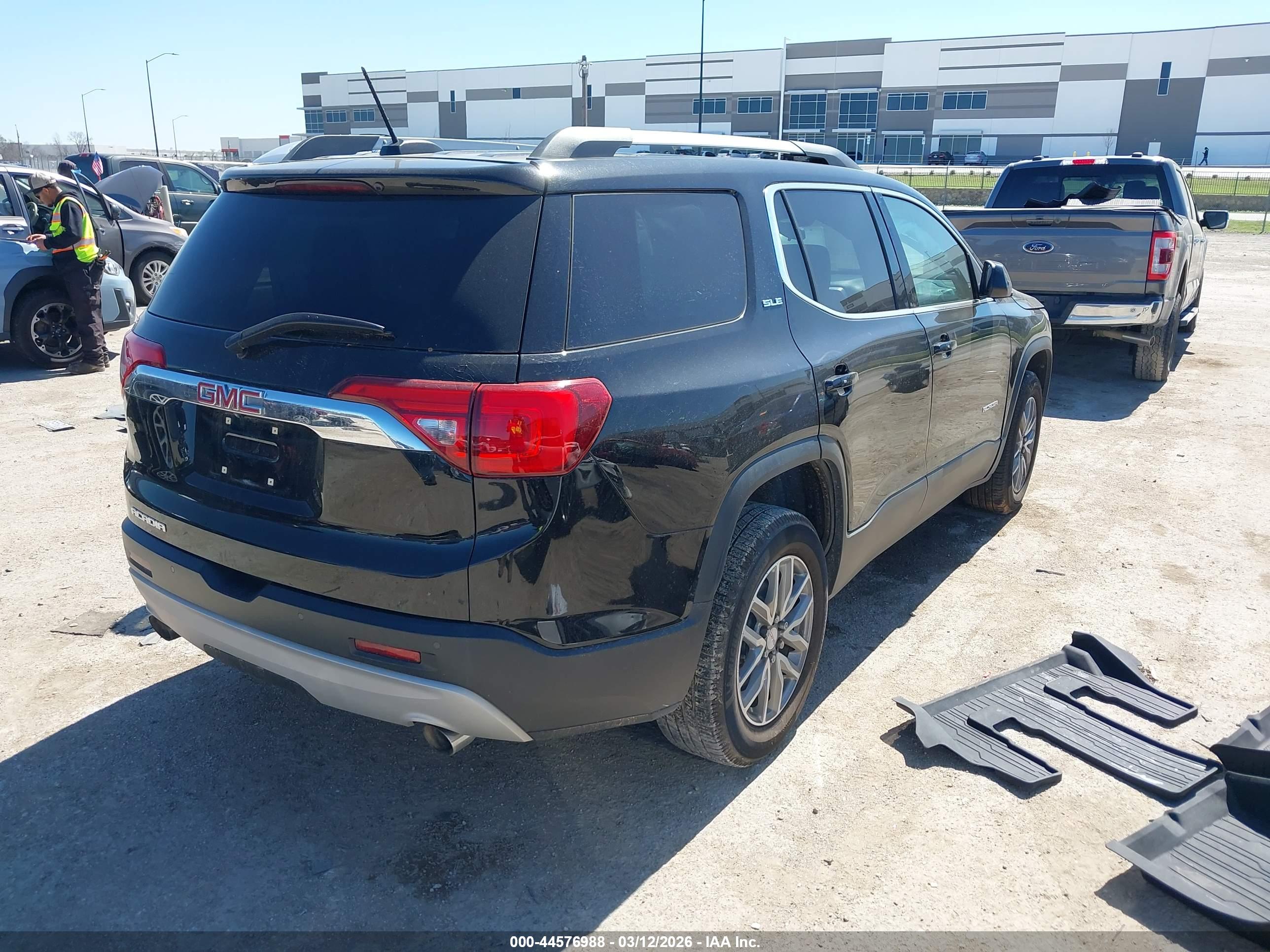 GMC ACADIA image 4