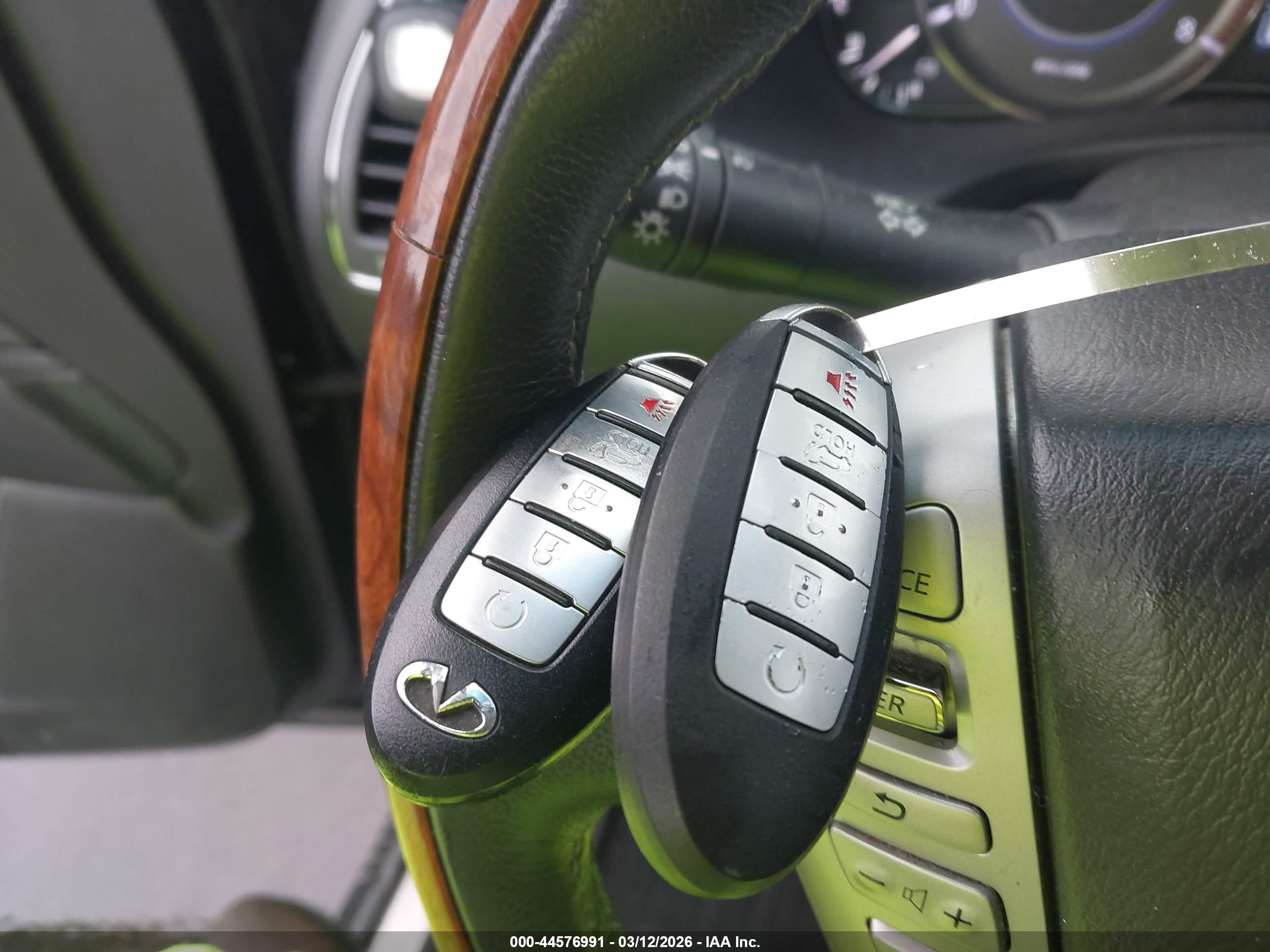 INFINITI QX80 image 11