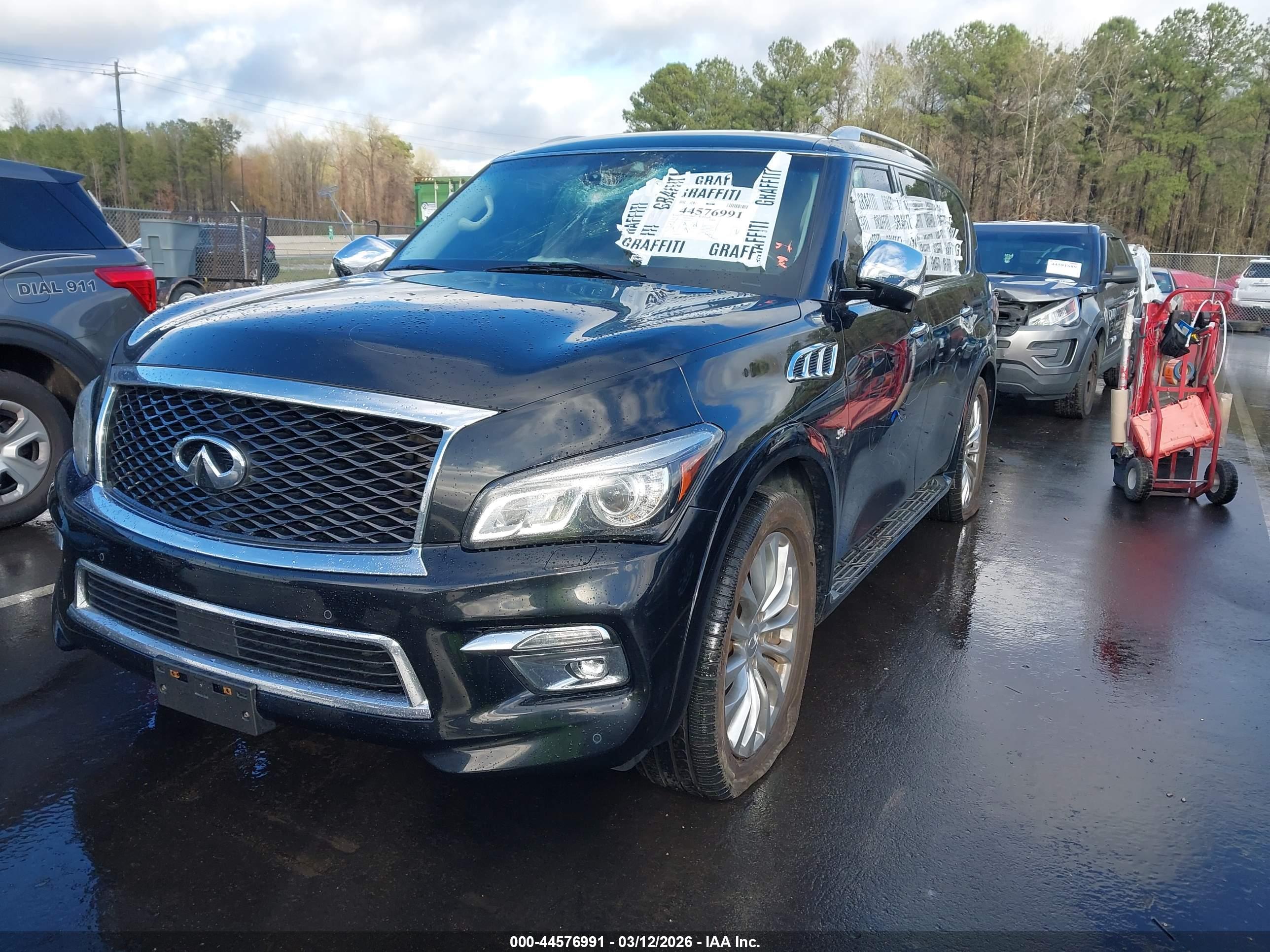 INFINITI QX80 image 2