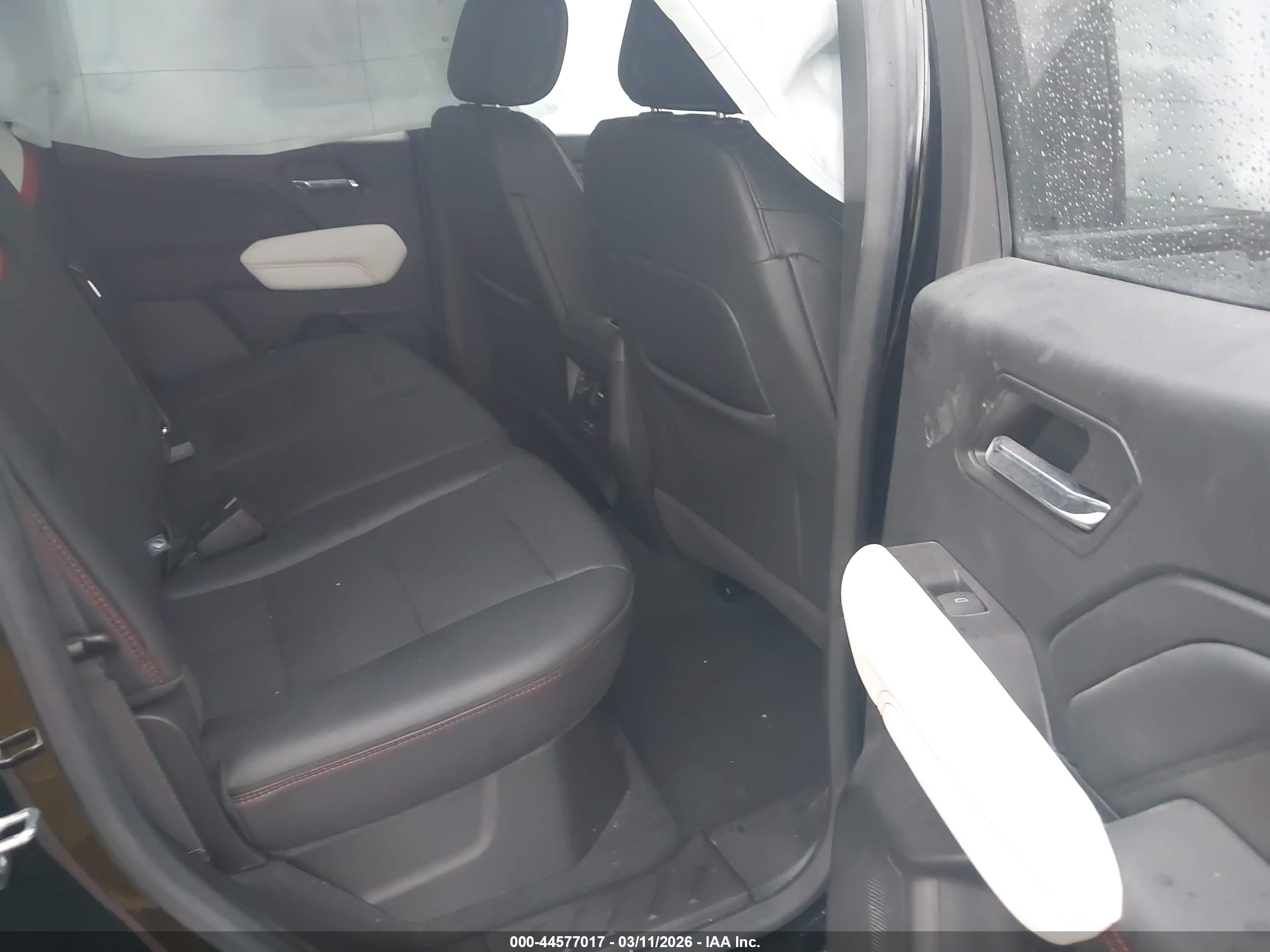 GMC CANYON image 8