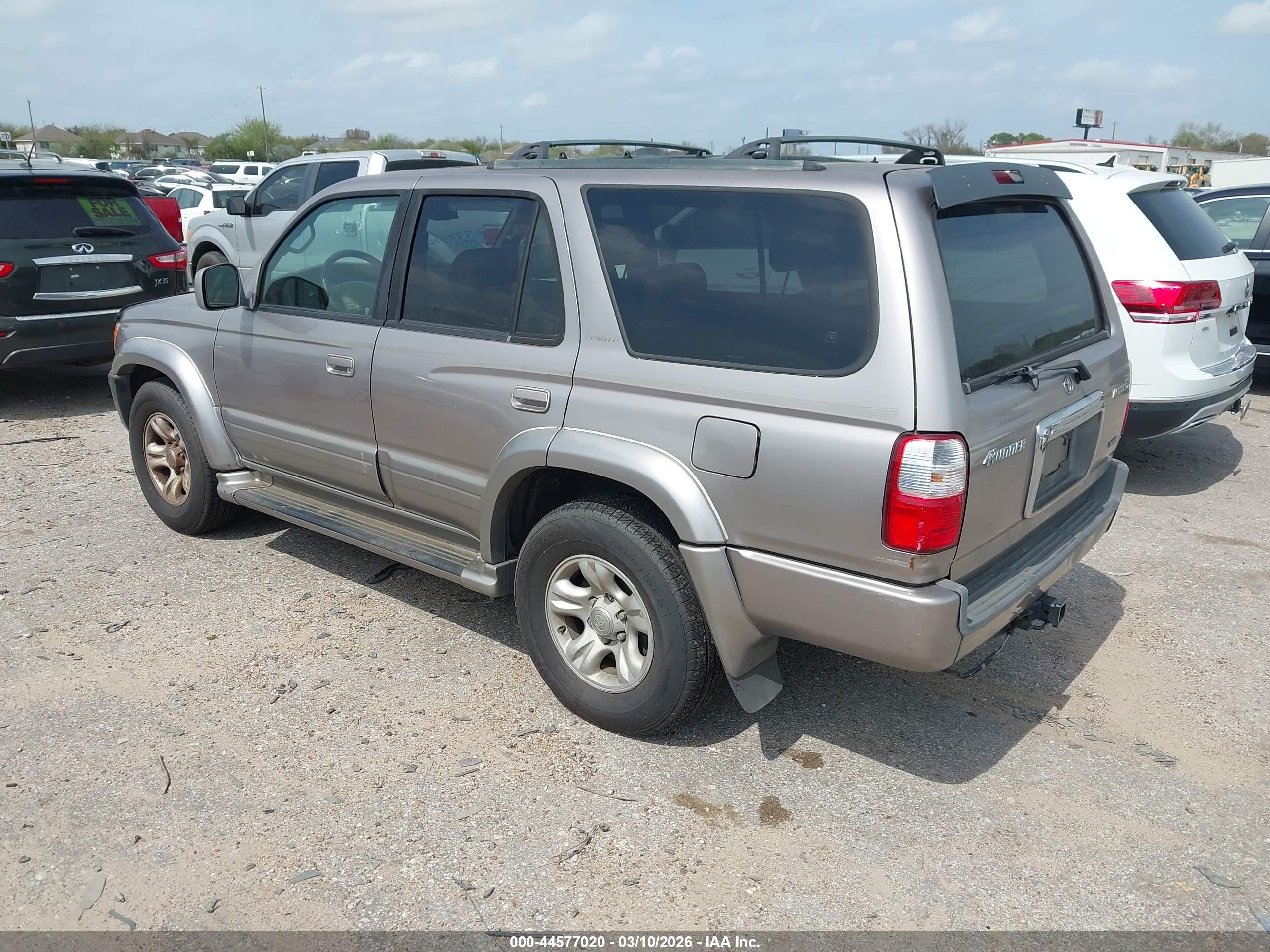 TOYOTA 4RUNNER image 3