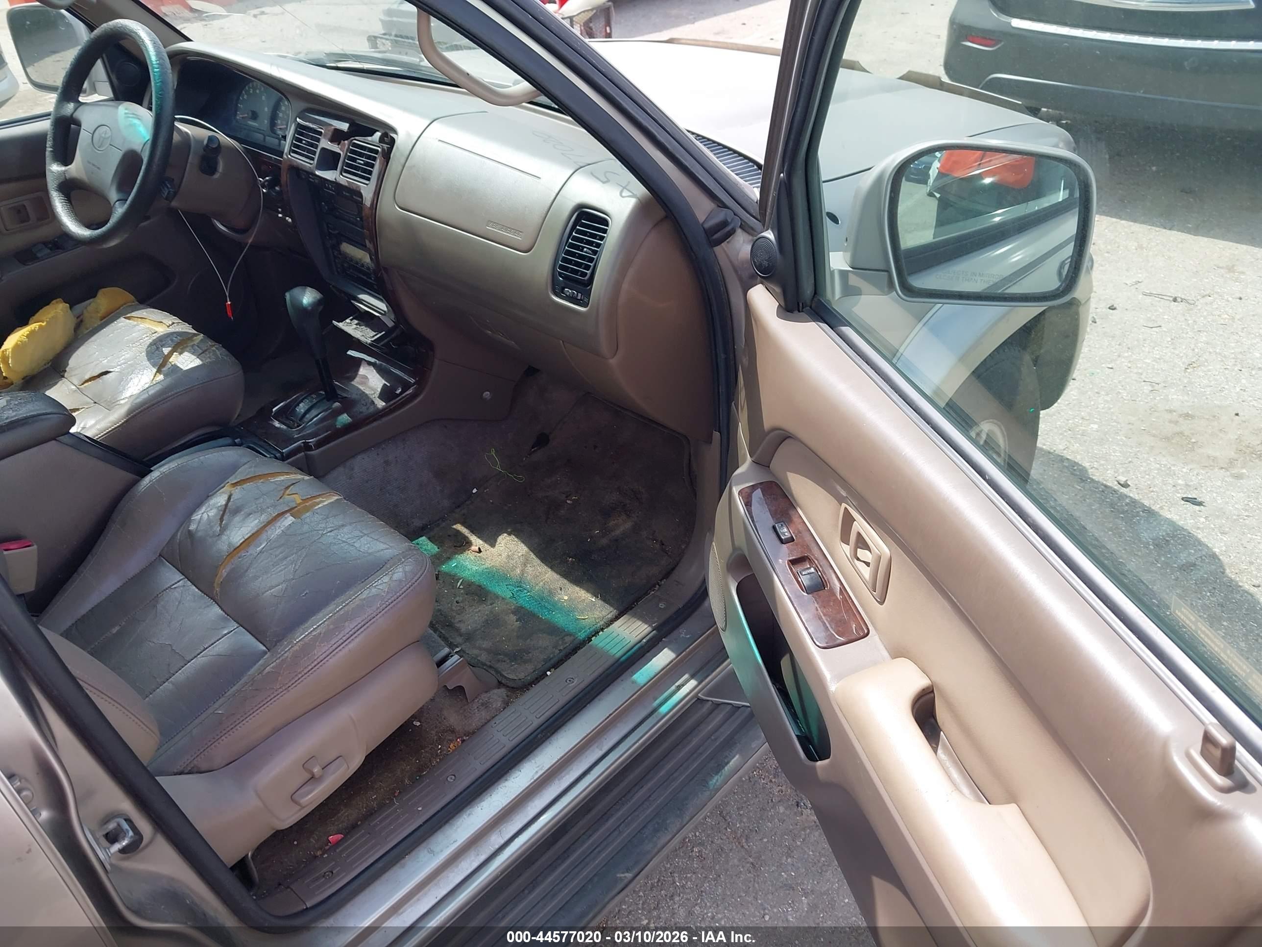 TOYOTA 4RUNNER image 5