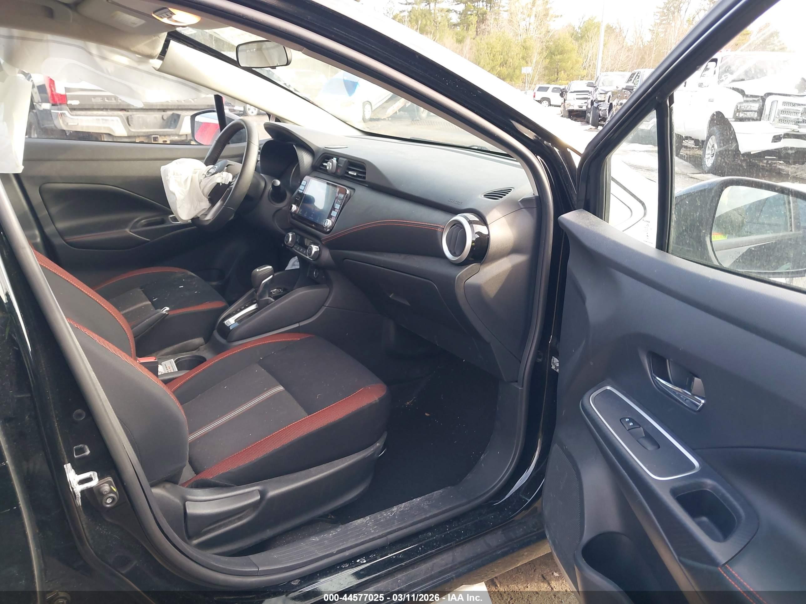 NISSAN VERSA image 5