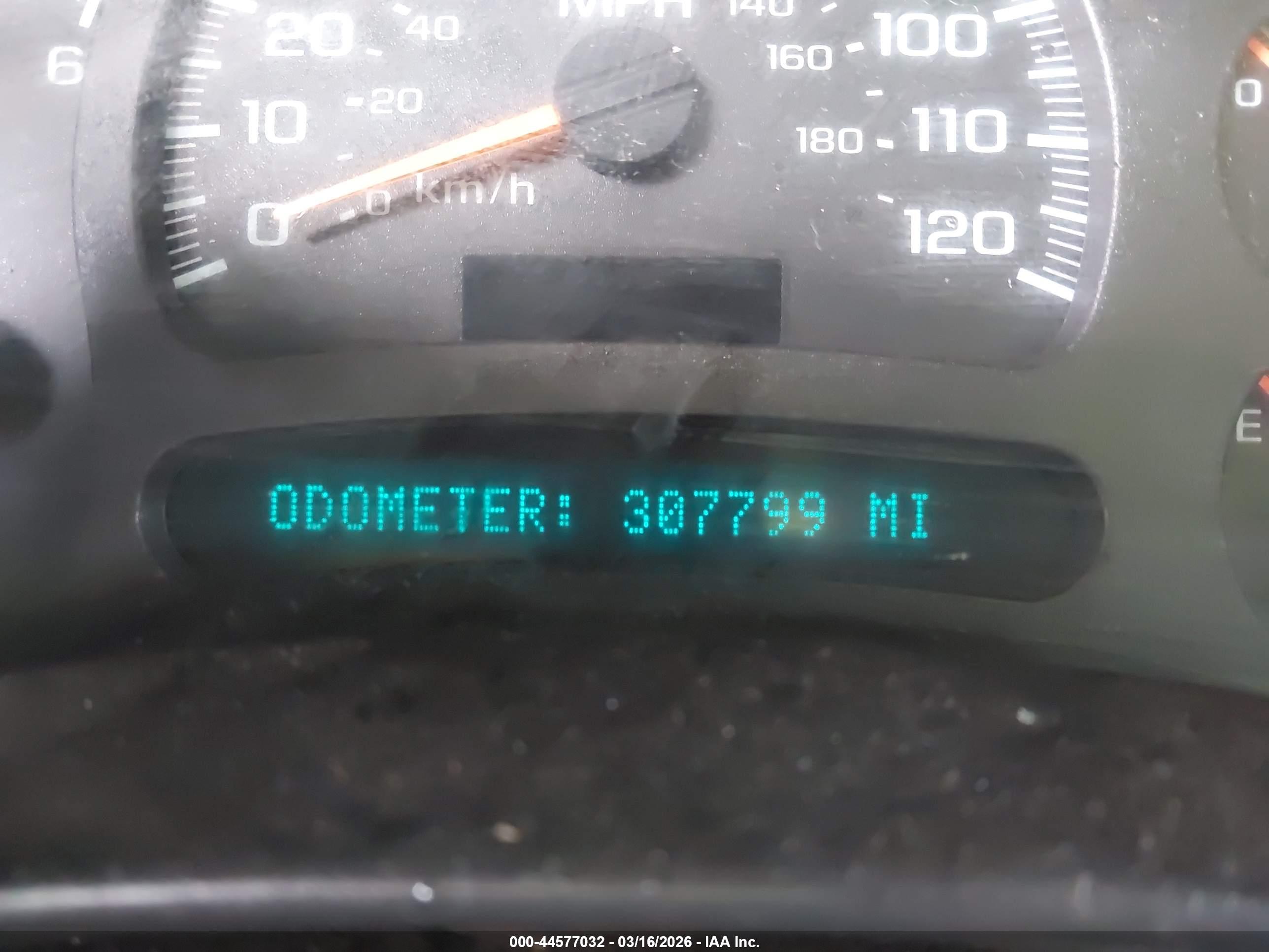 CHEVROLET SILVERADO image 7