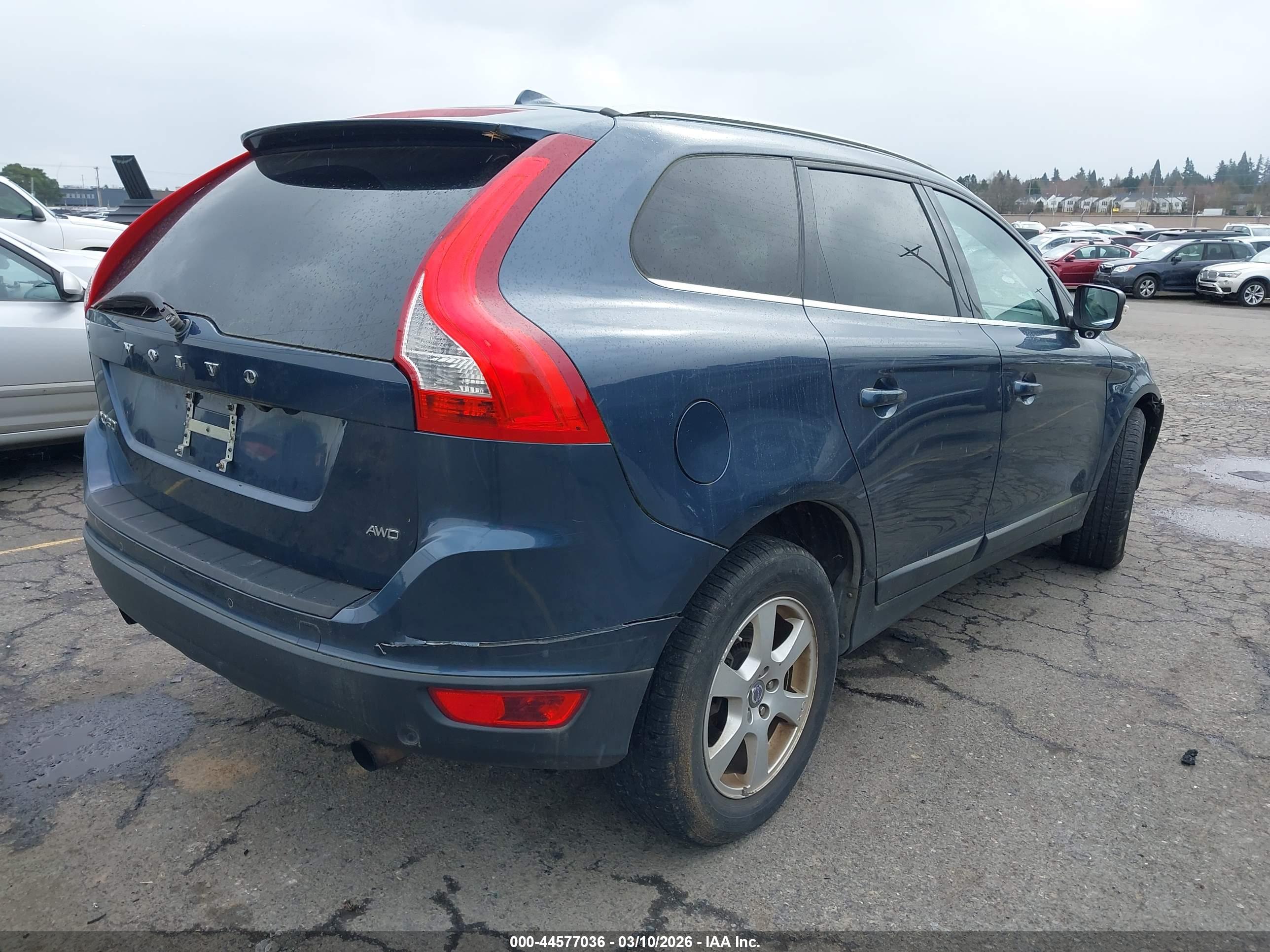 VOLVO XC60 image 4