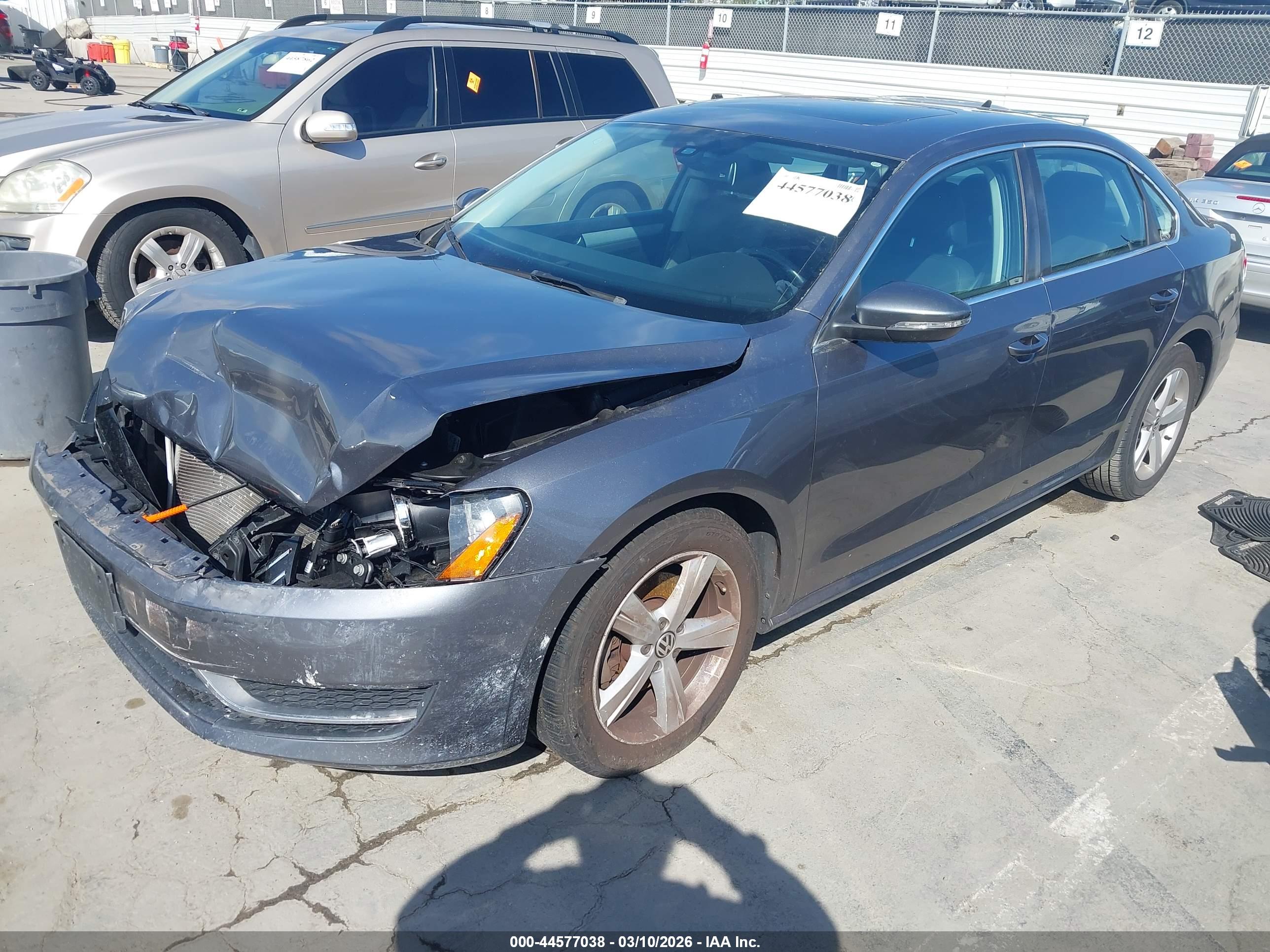 VOLKSWAGEN PASSAT image 2