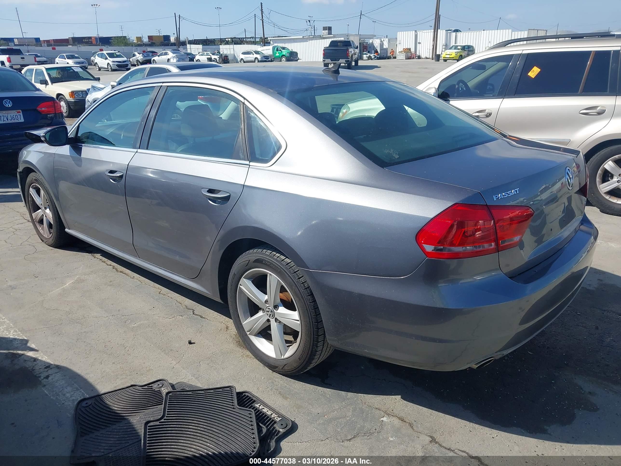 VOLKSWAGEN PASSAT image 3