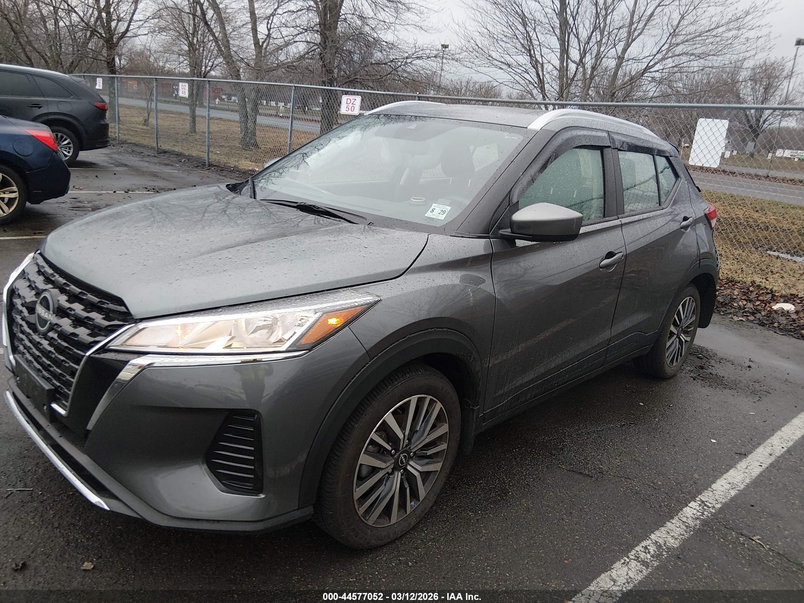 NISSAN KICKS image 2