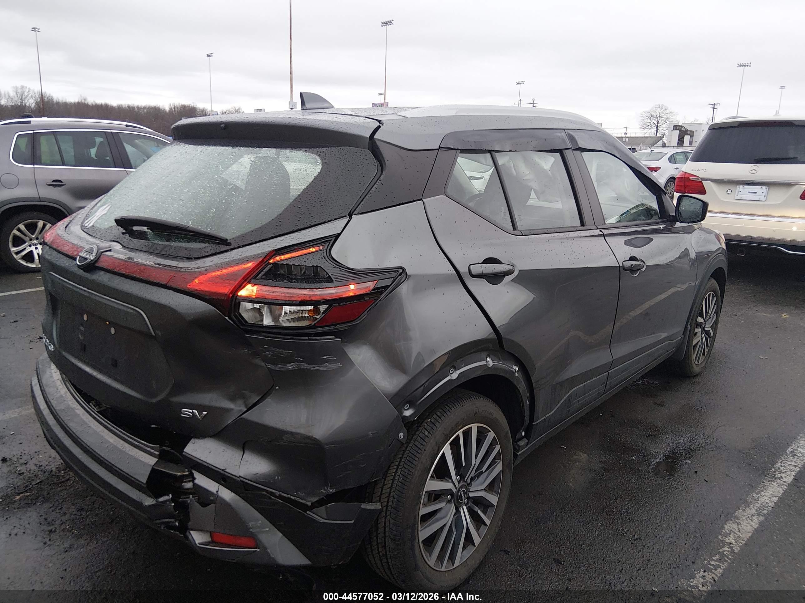NISSAN KICKS image 4