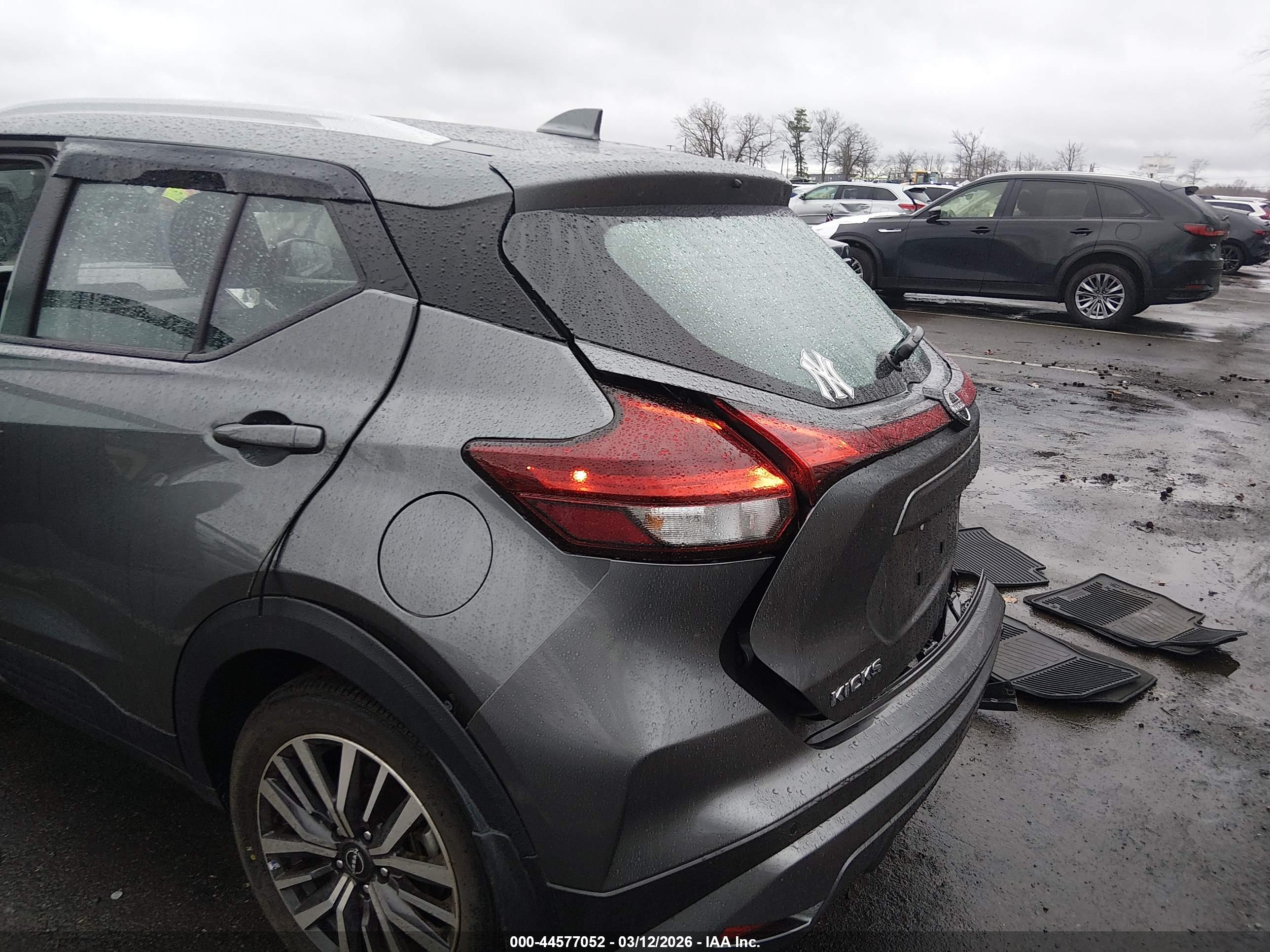 NISSAN KICKS image 6