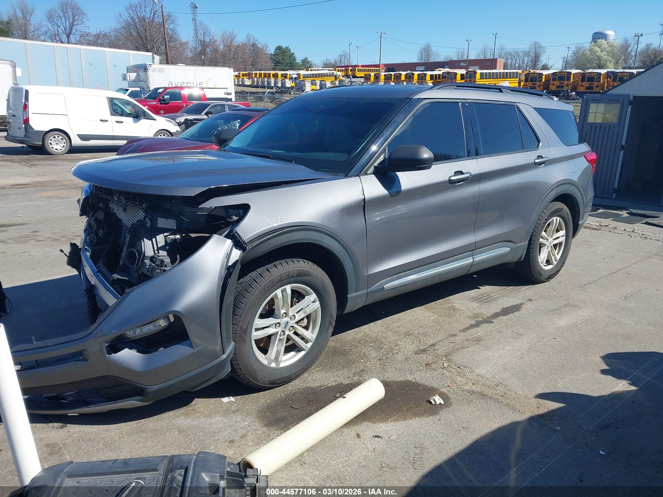 FORD EXPLORER image 2
