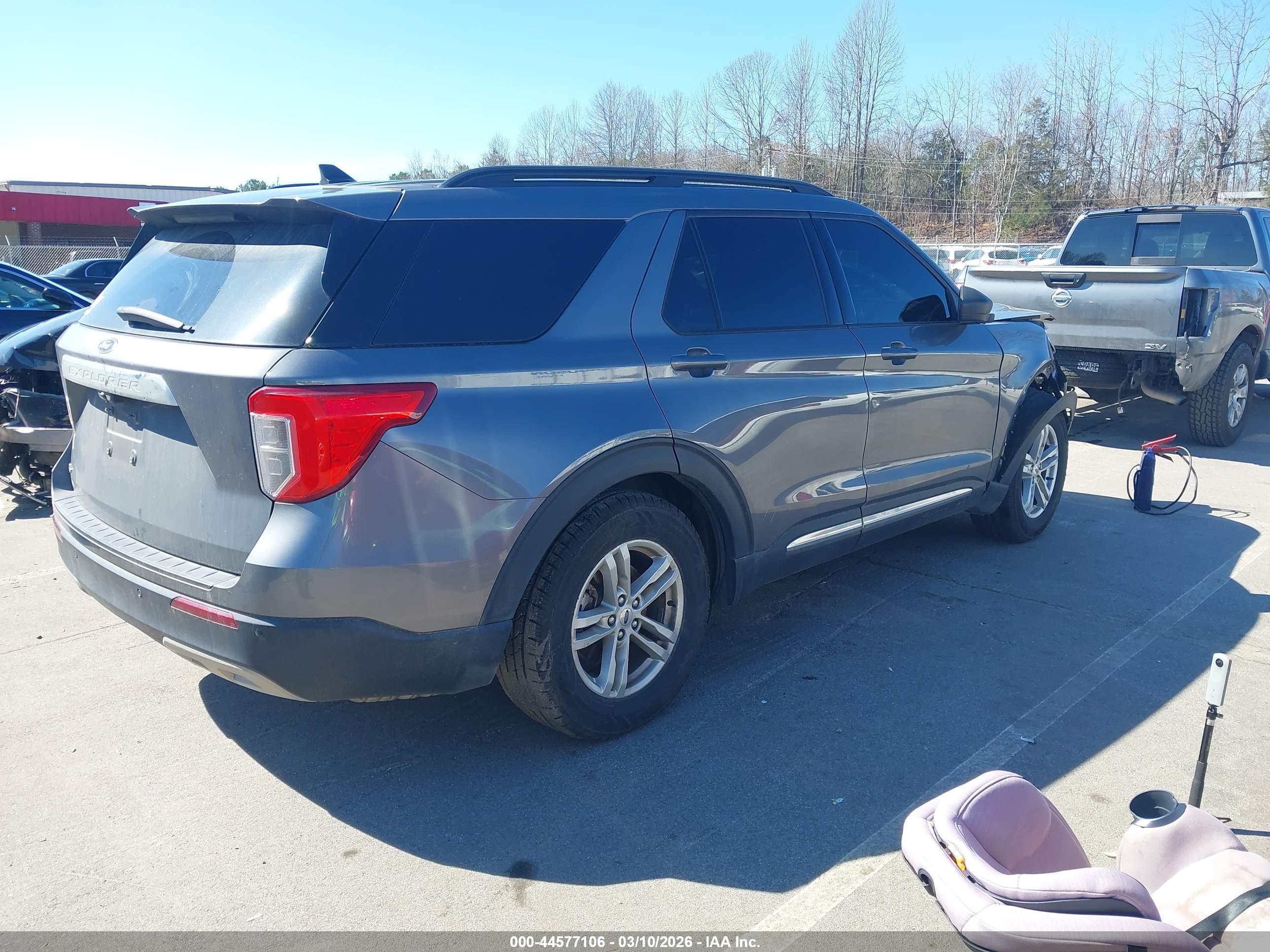 FORD EXPLORER image 4