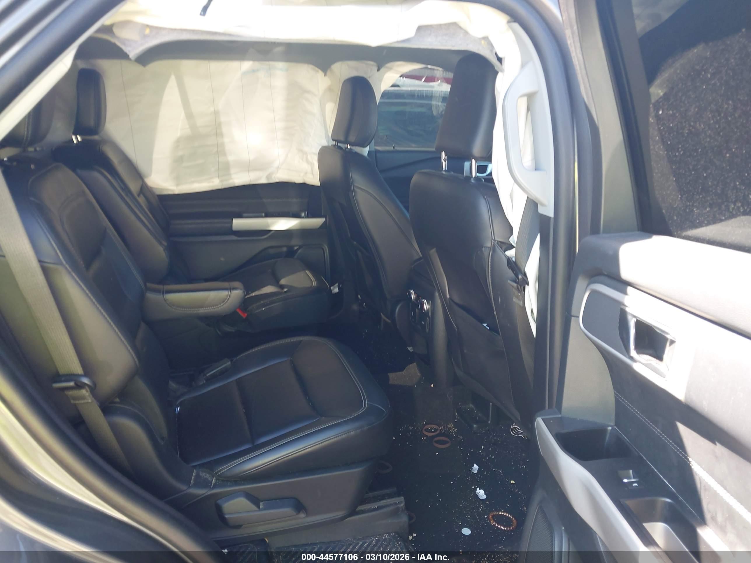 FORD EXPLORER image 8