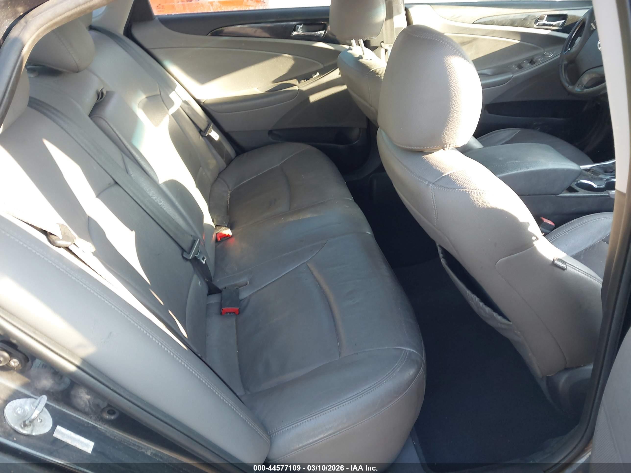 HYUNDAI SONATA image 8