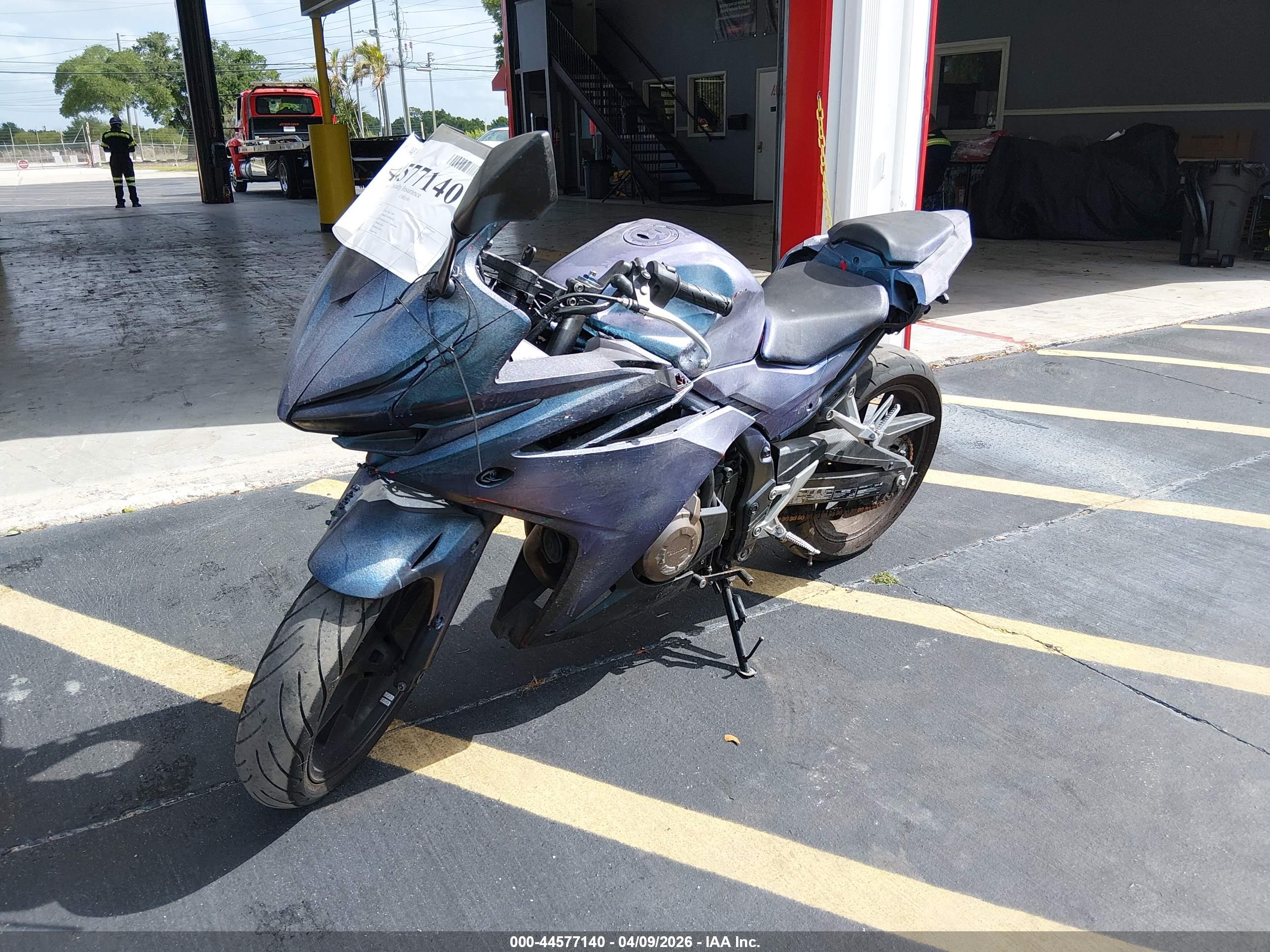 HONDA CBR500 image 2