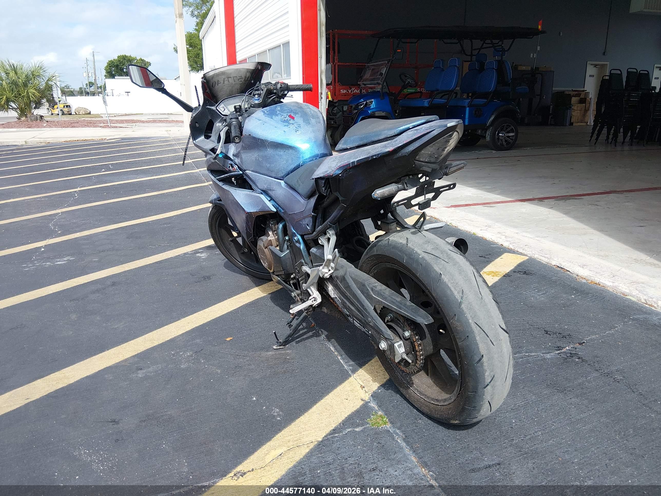 HONDA CBR500 image 3