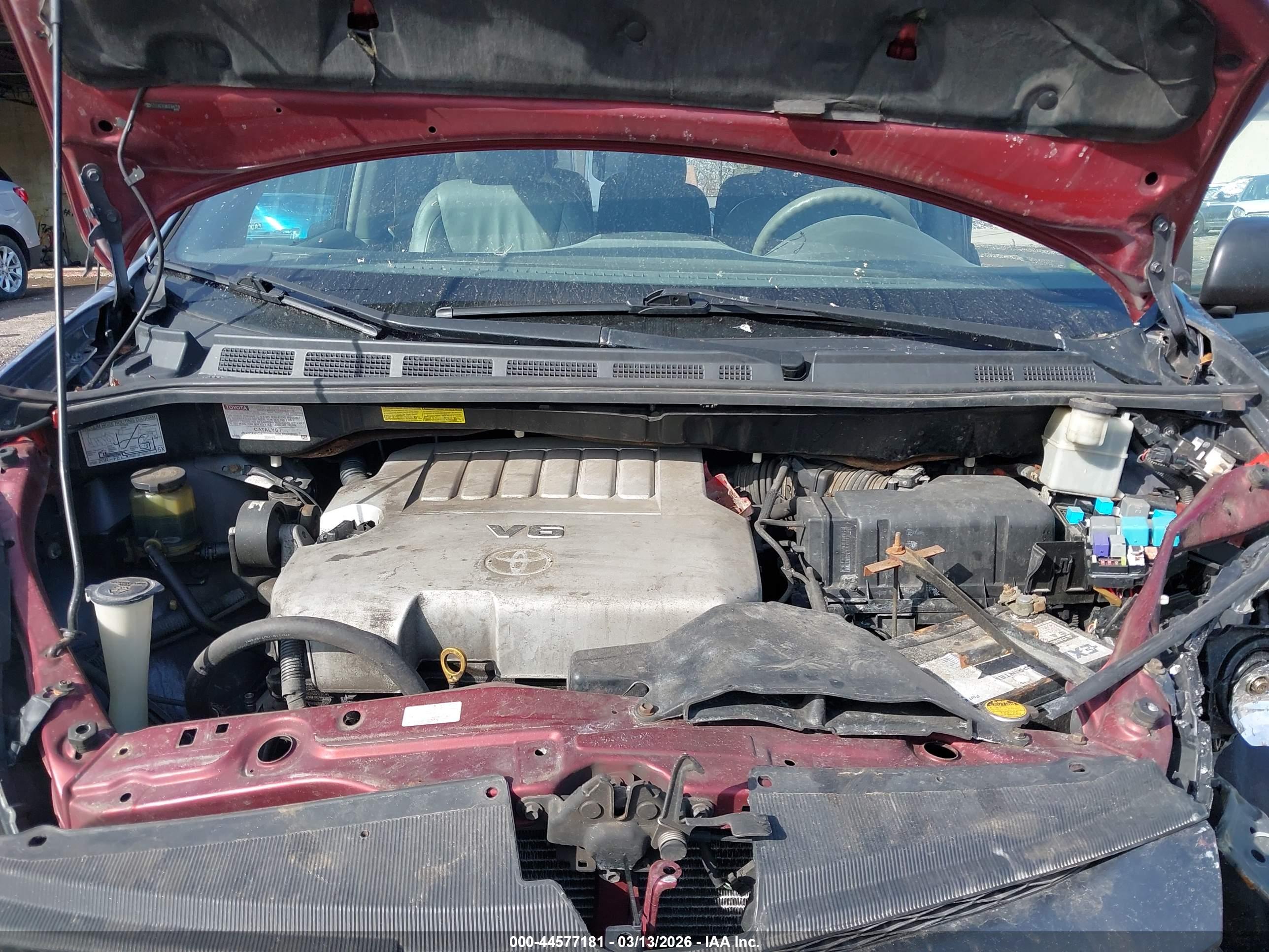 TOYOTA SIENNA image 10