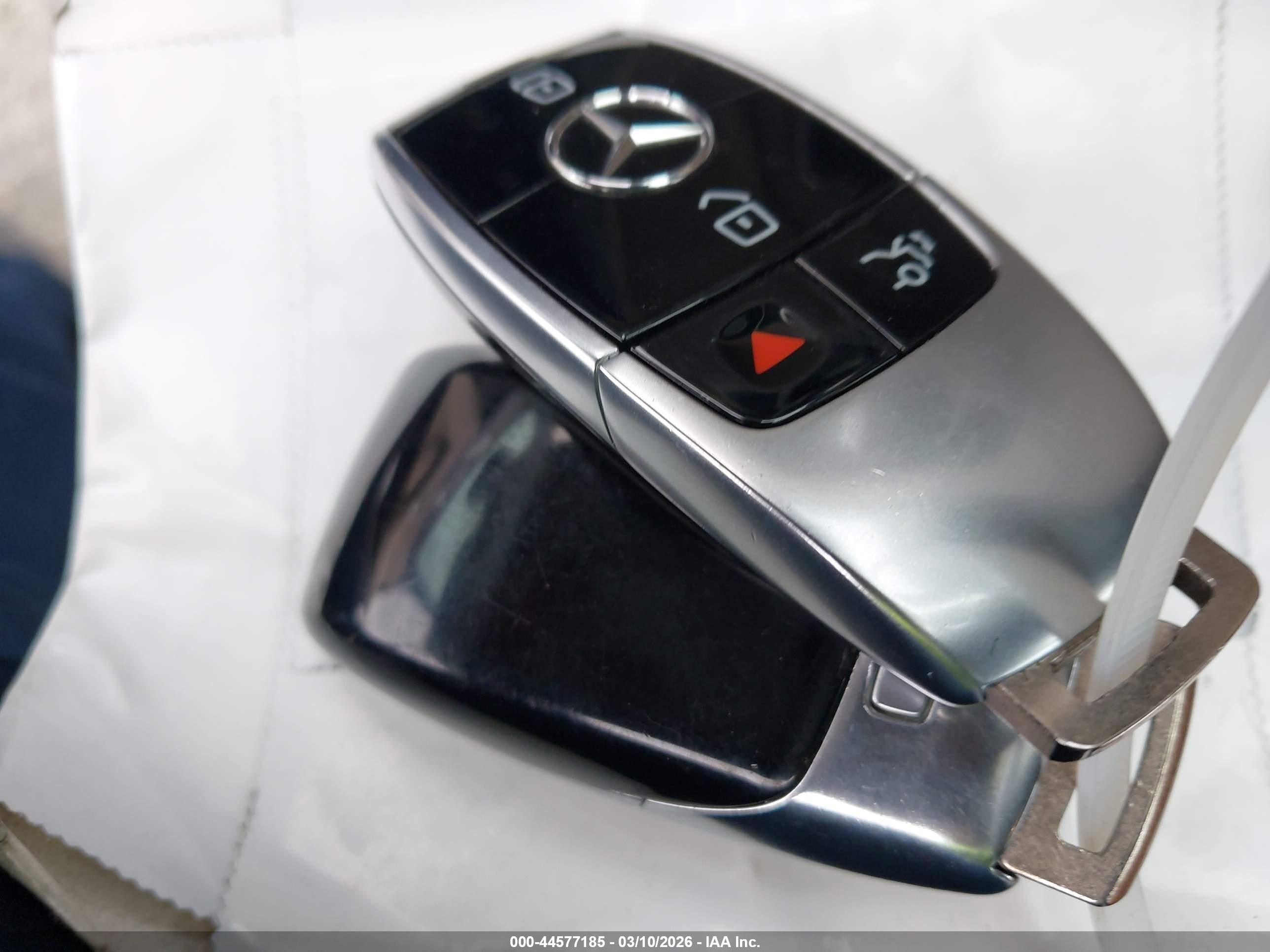 MERCEDES-BENZ E image 11