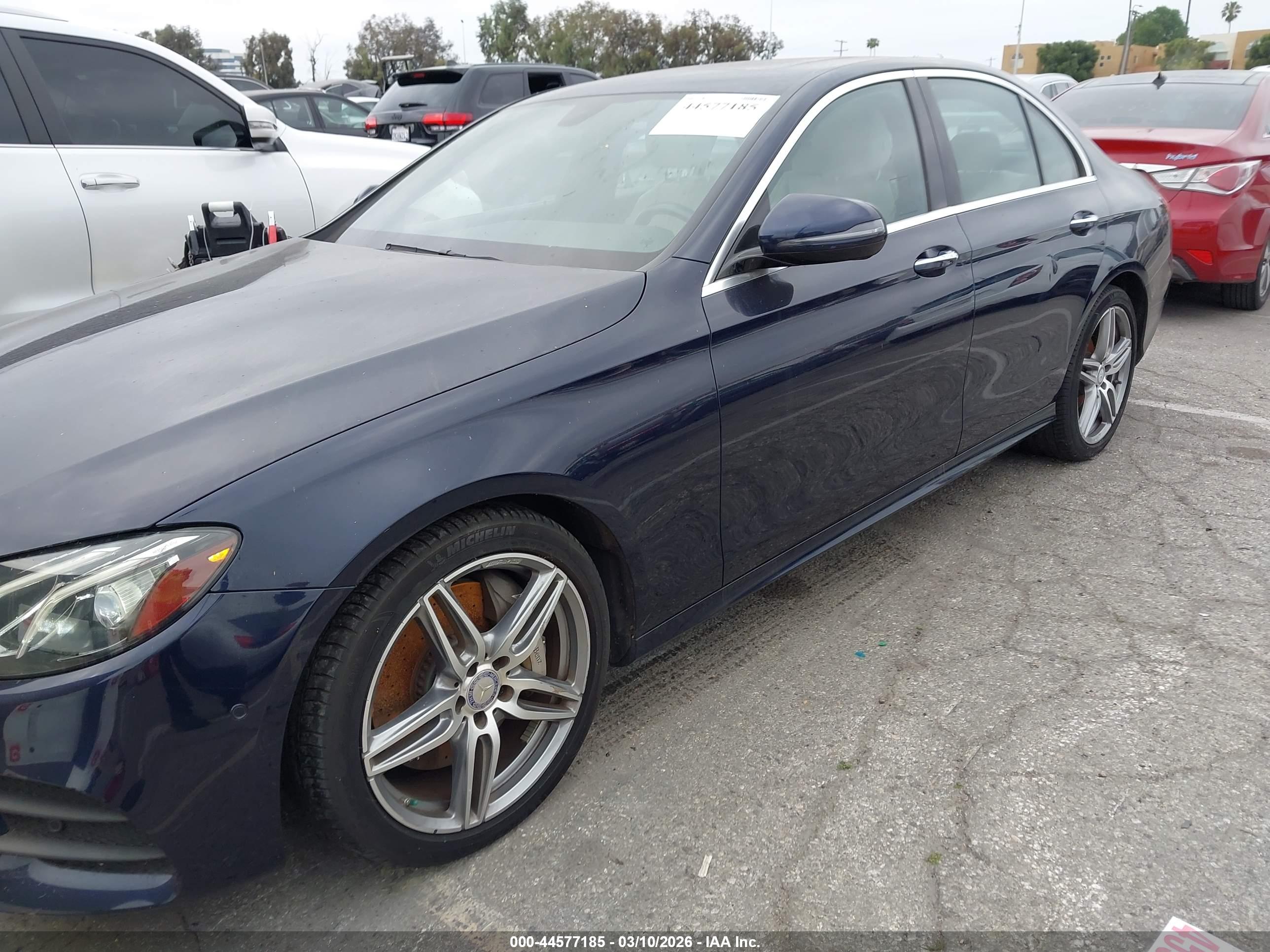MERCEDES-BENZ E image 6