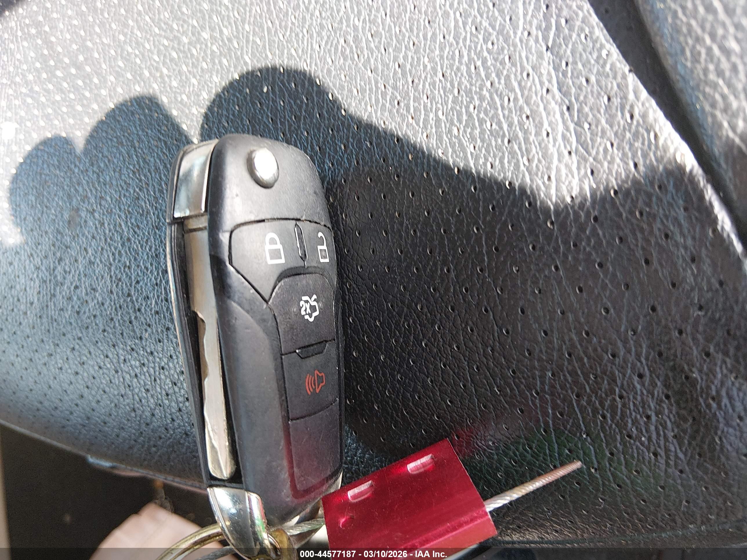FORD FUSION image 11