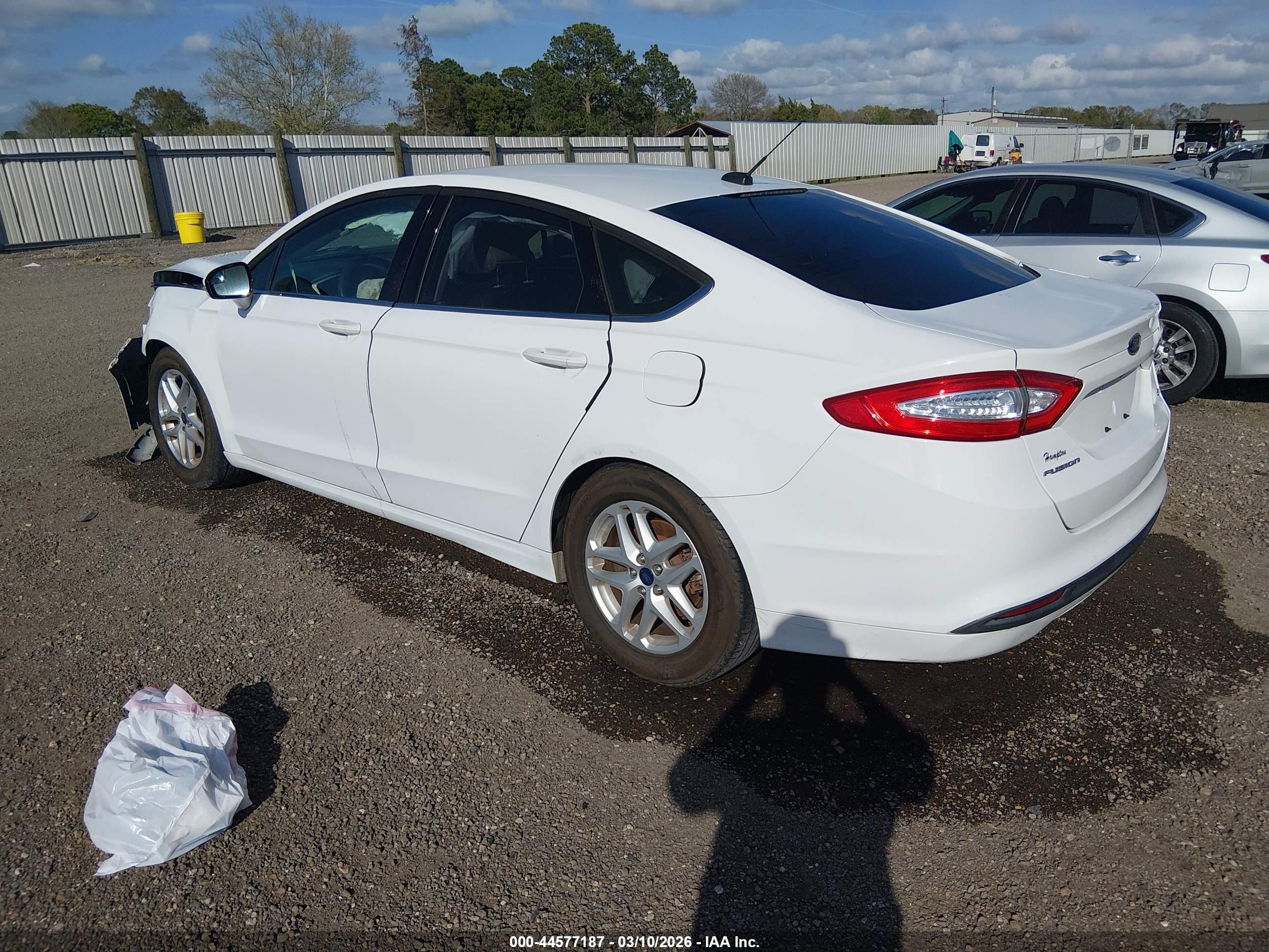 FORD FUSION image 3