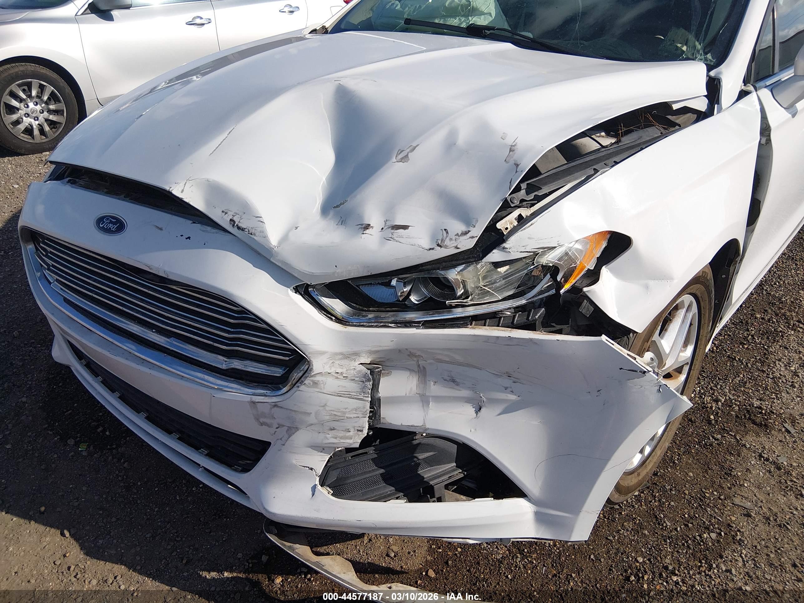 FORD FUSION image 6