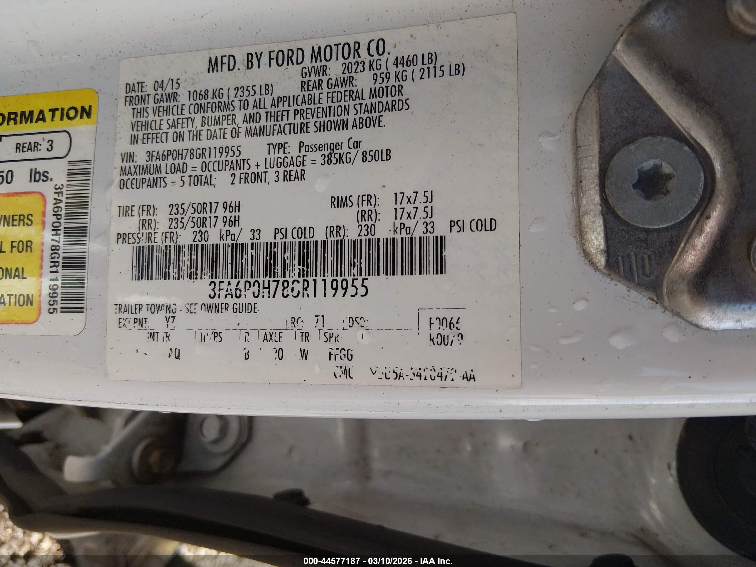 FORD FUSION image 9