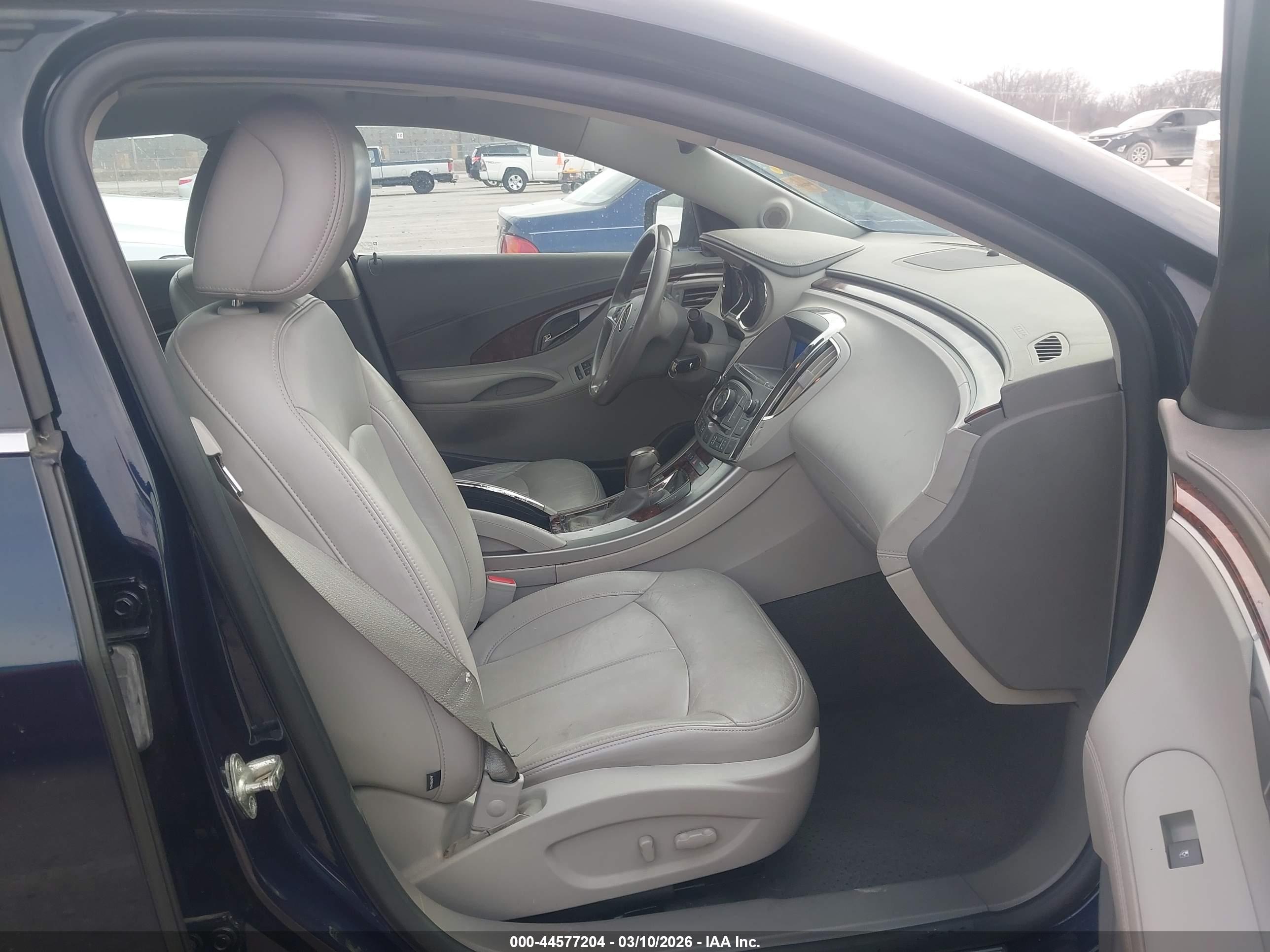 BUICK LACROSSE image 5