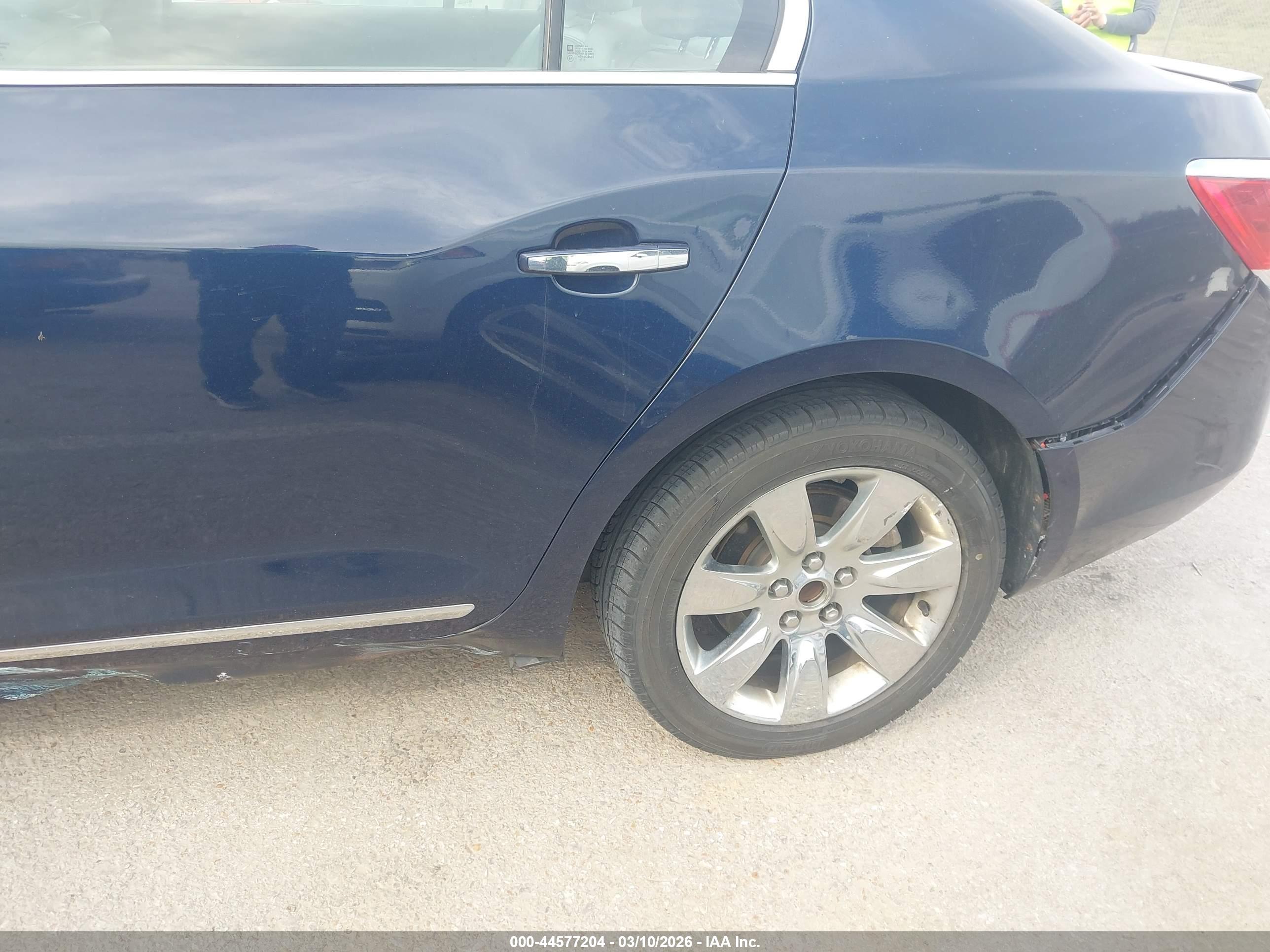 BUICK LACROSSE image 6